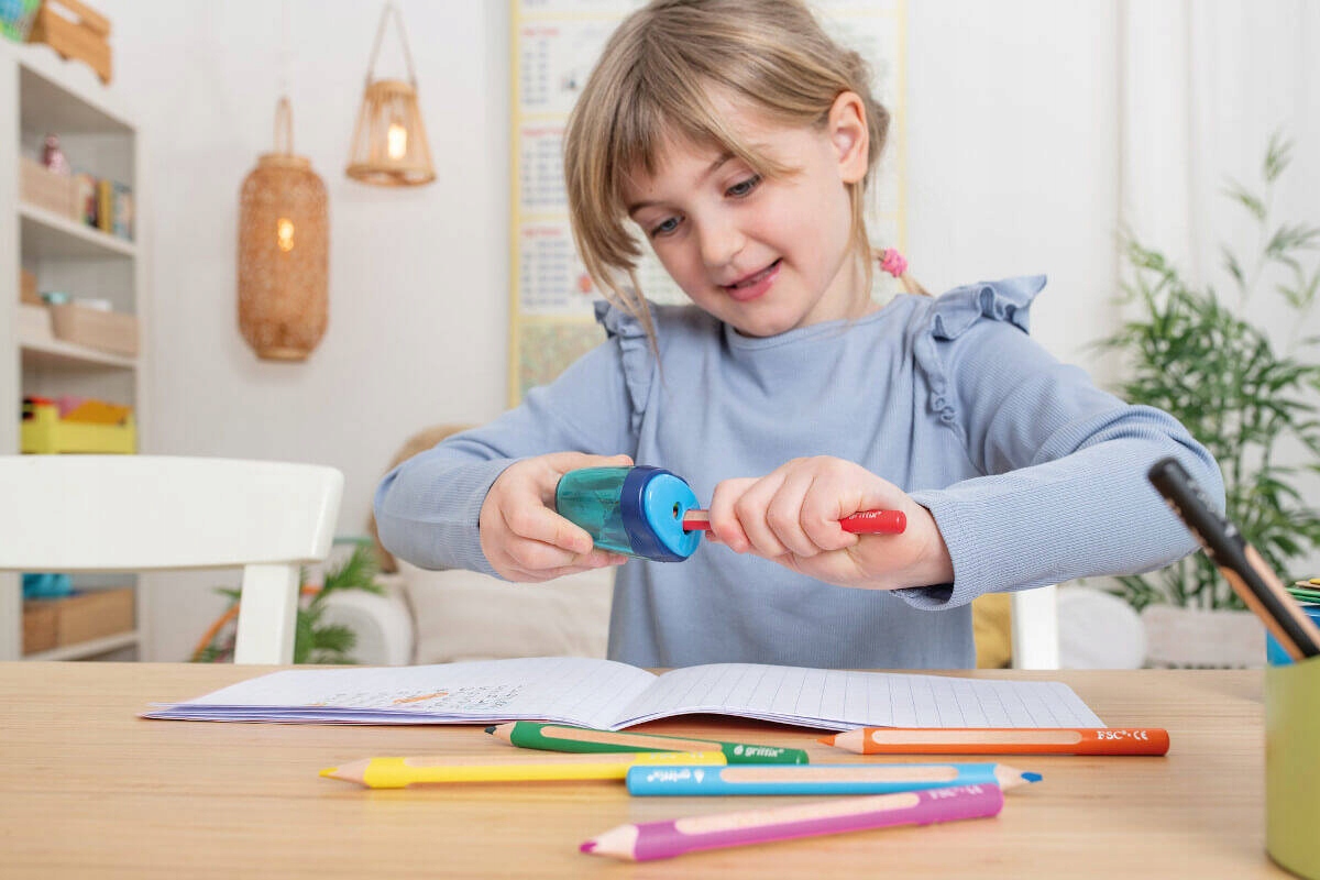 Temperówka podwójna do grubych i cienkich z pojemnikiem Griffix PELIKAN Kod producenta 701280