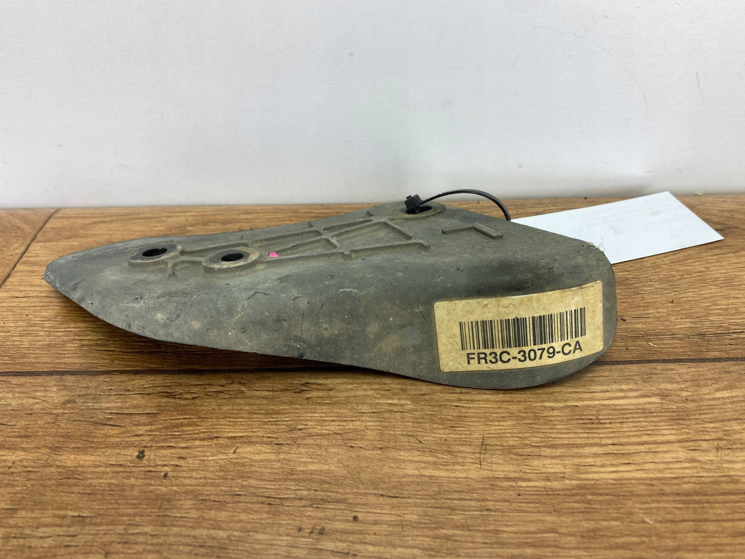 Blende Abdeckung des Querlenkers Ford Mustang VI 2015+
