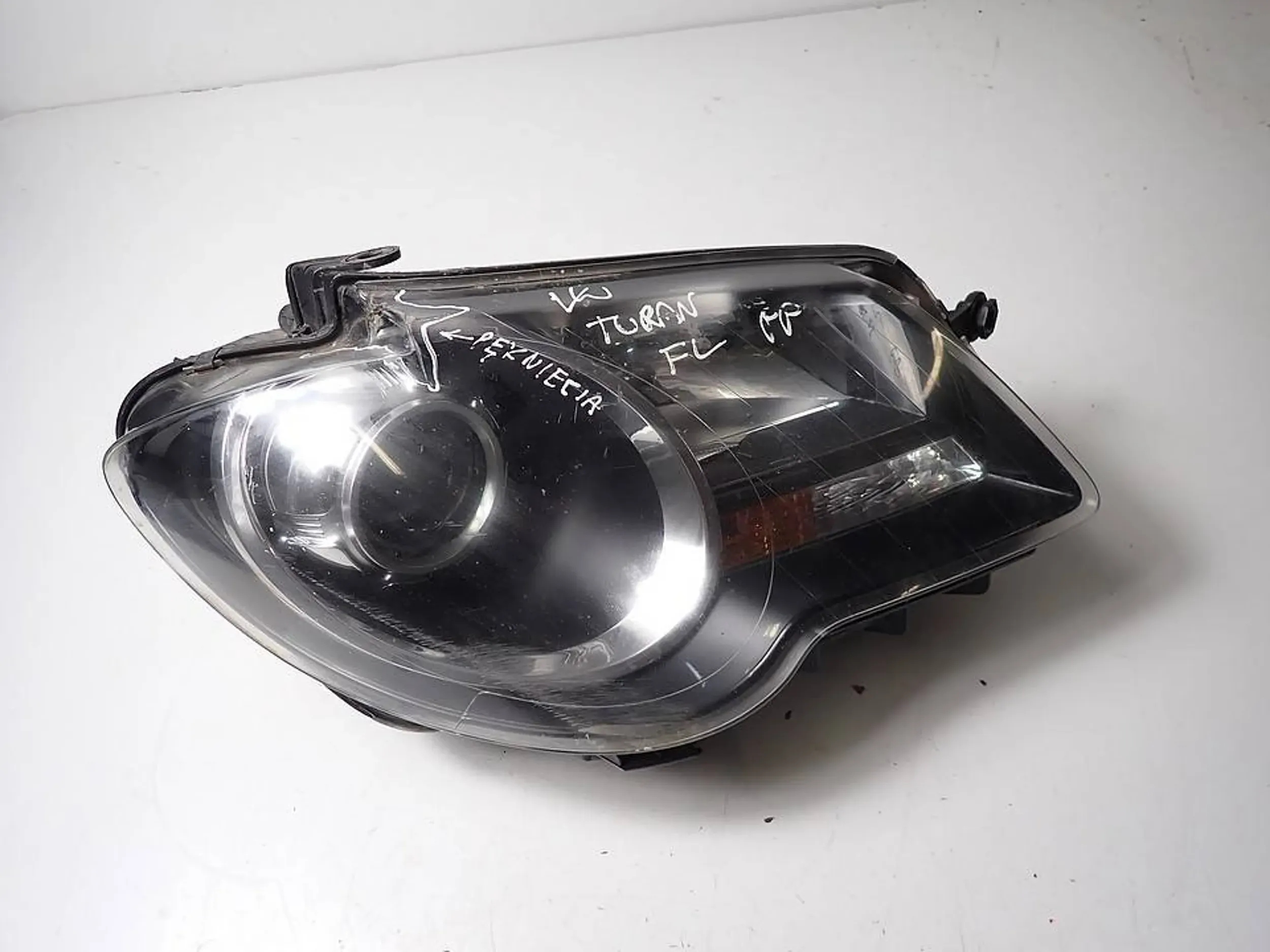 ФАРА ПЕРЕДНЯ ПРАВА VW TOURAN FL РЕСТАЙЛІНГ 2006-2009r ПЕКНЕТА