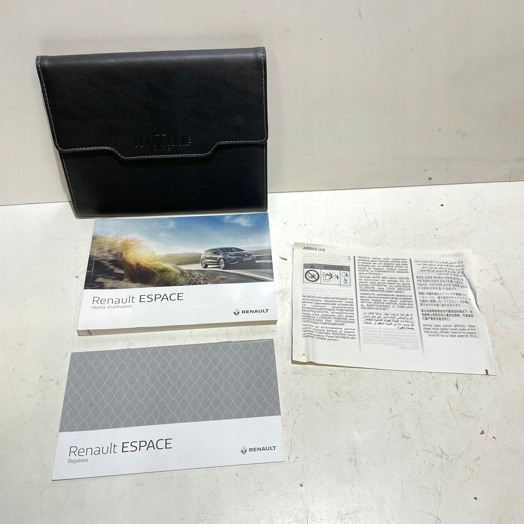 RENAULT ESPACE V INITALE PARIS КЕРІВНИЦТВО ПОРТФОЛІО