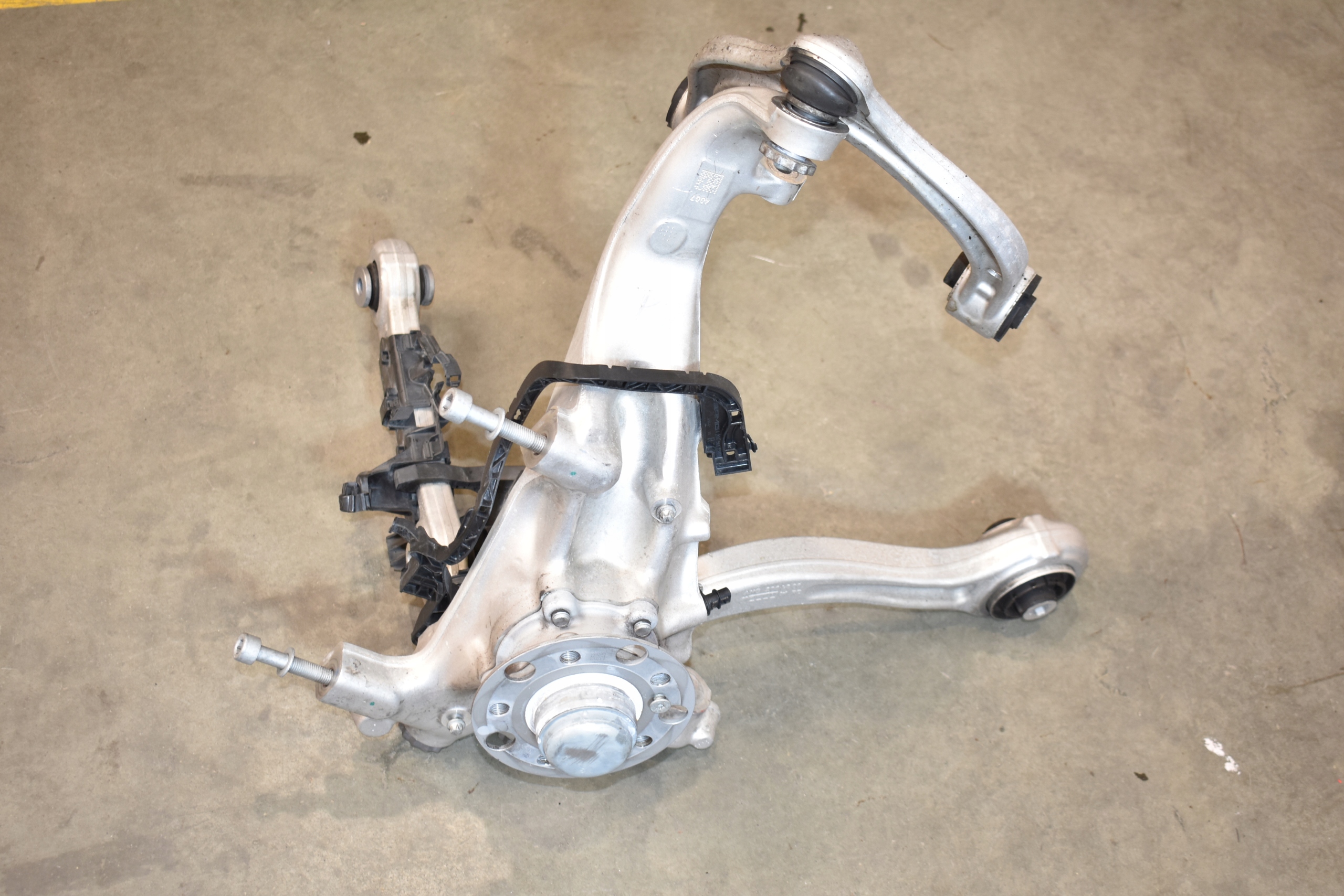 IDEALNE sususpension front front right MERCEDES W206 C63 1