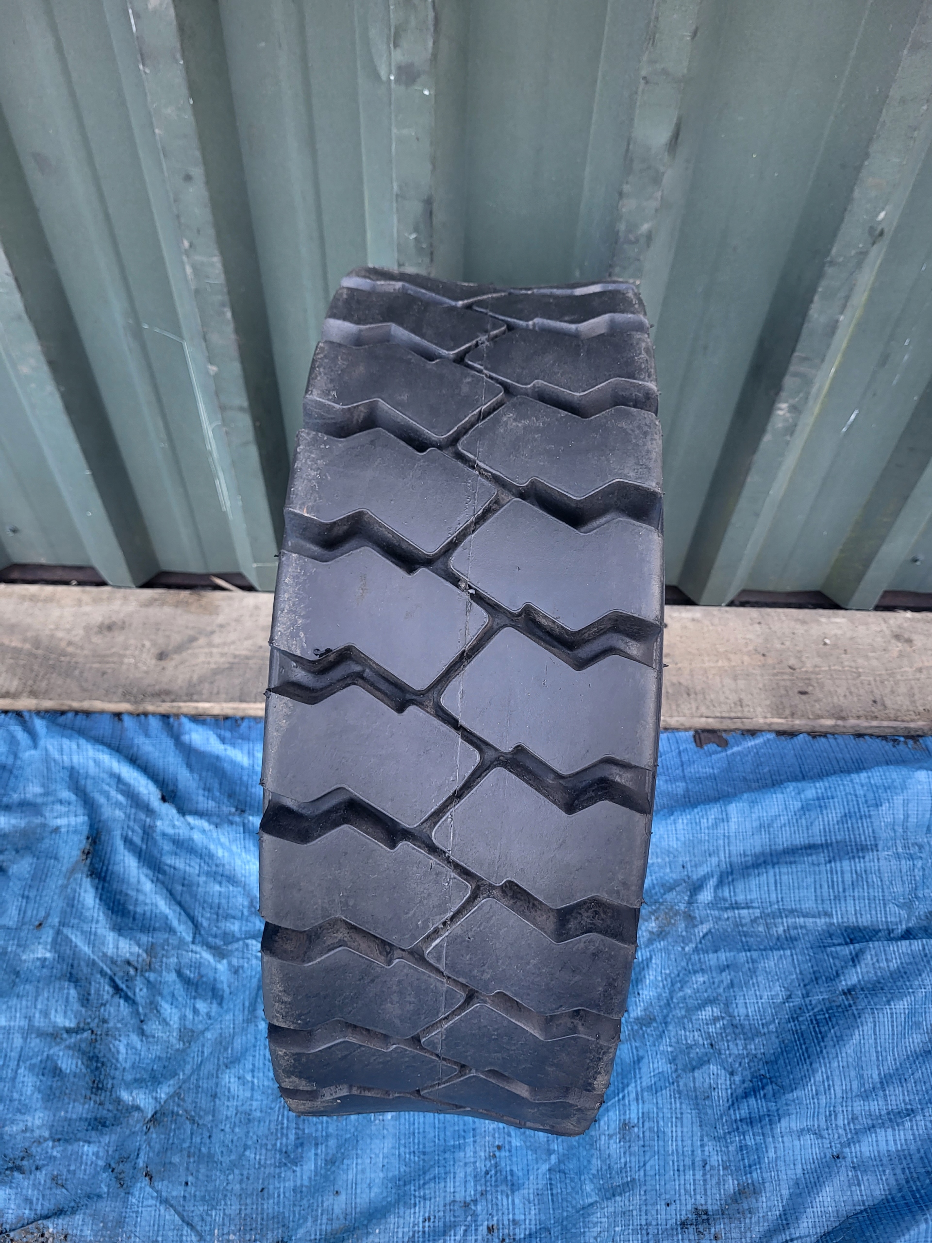 ШИНЫ CONTINENTAL 250-R 15 250/70 IC 40