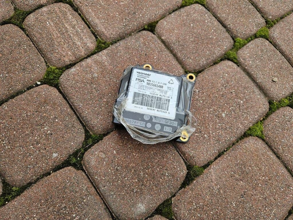 module control unit airbag NIEWYSTRZELONY !!! Opel Mokka B 9835661480