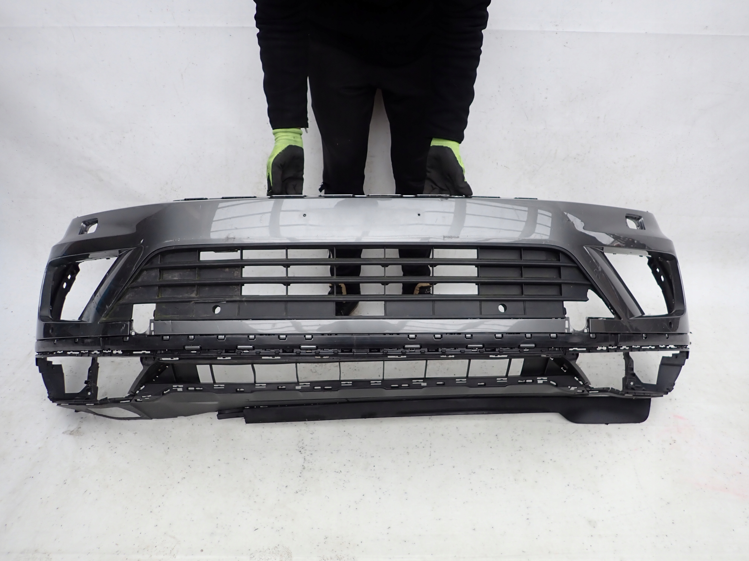 VW TOUAREG II LIFT 14-18 ZDERZAK PRZÓD PRZEDNI SPR PDC