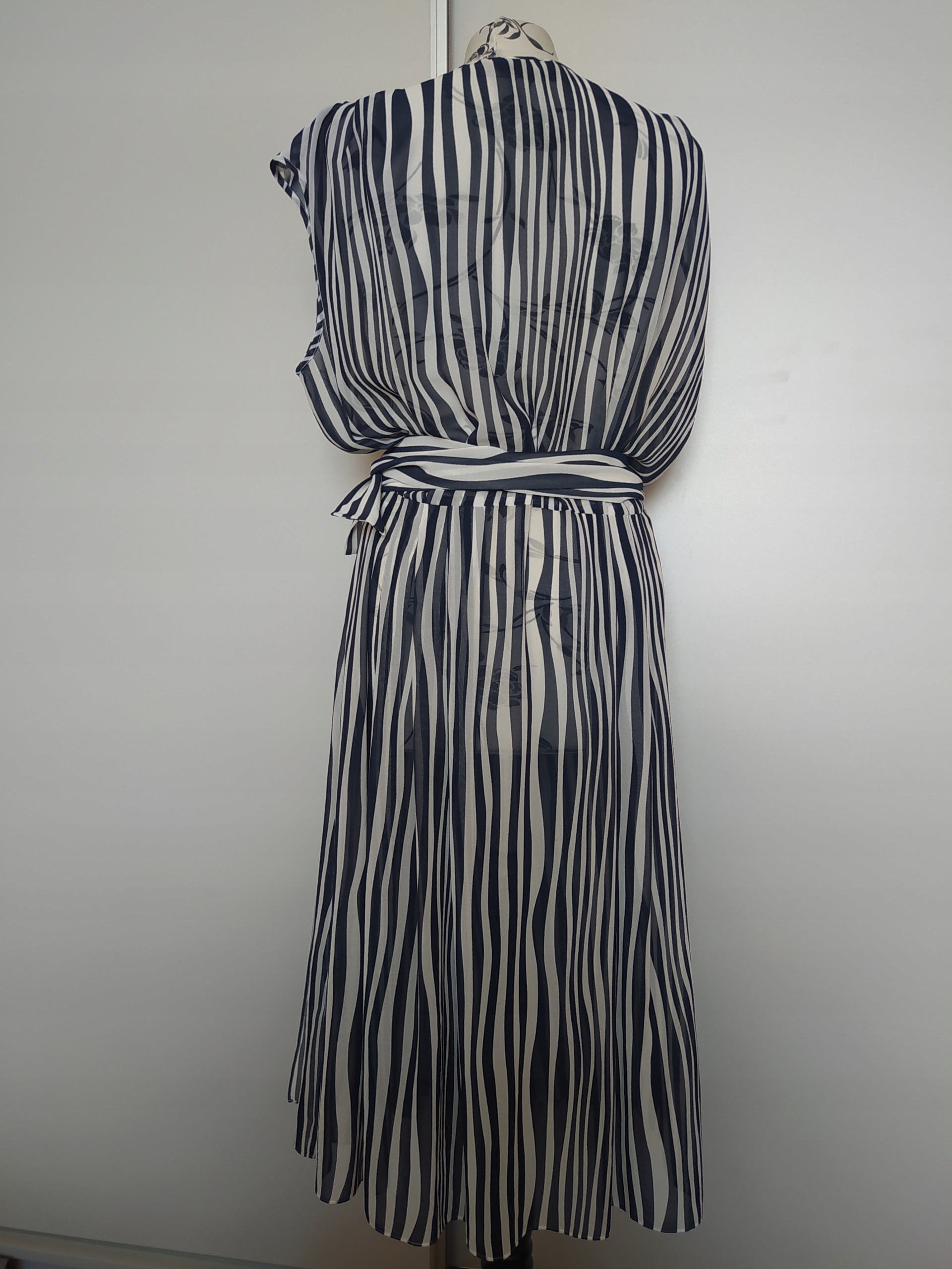 Caterina Leman nowa portfelowa sukienka szyfon 46 Rękaw bez rękawów