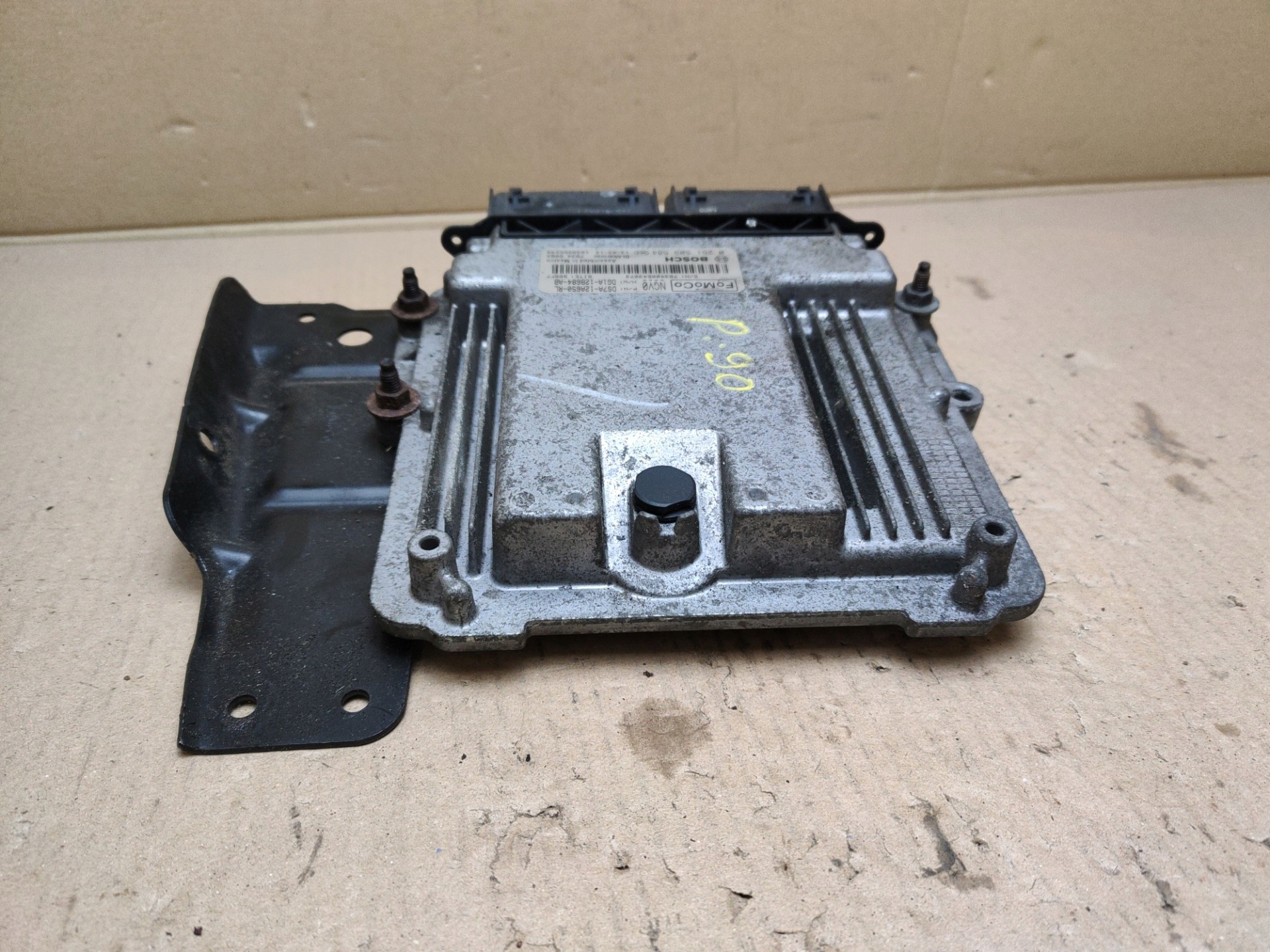 control unit of the engine Ford Fusion USA 2 2013 0261S09584