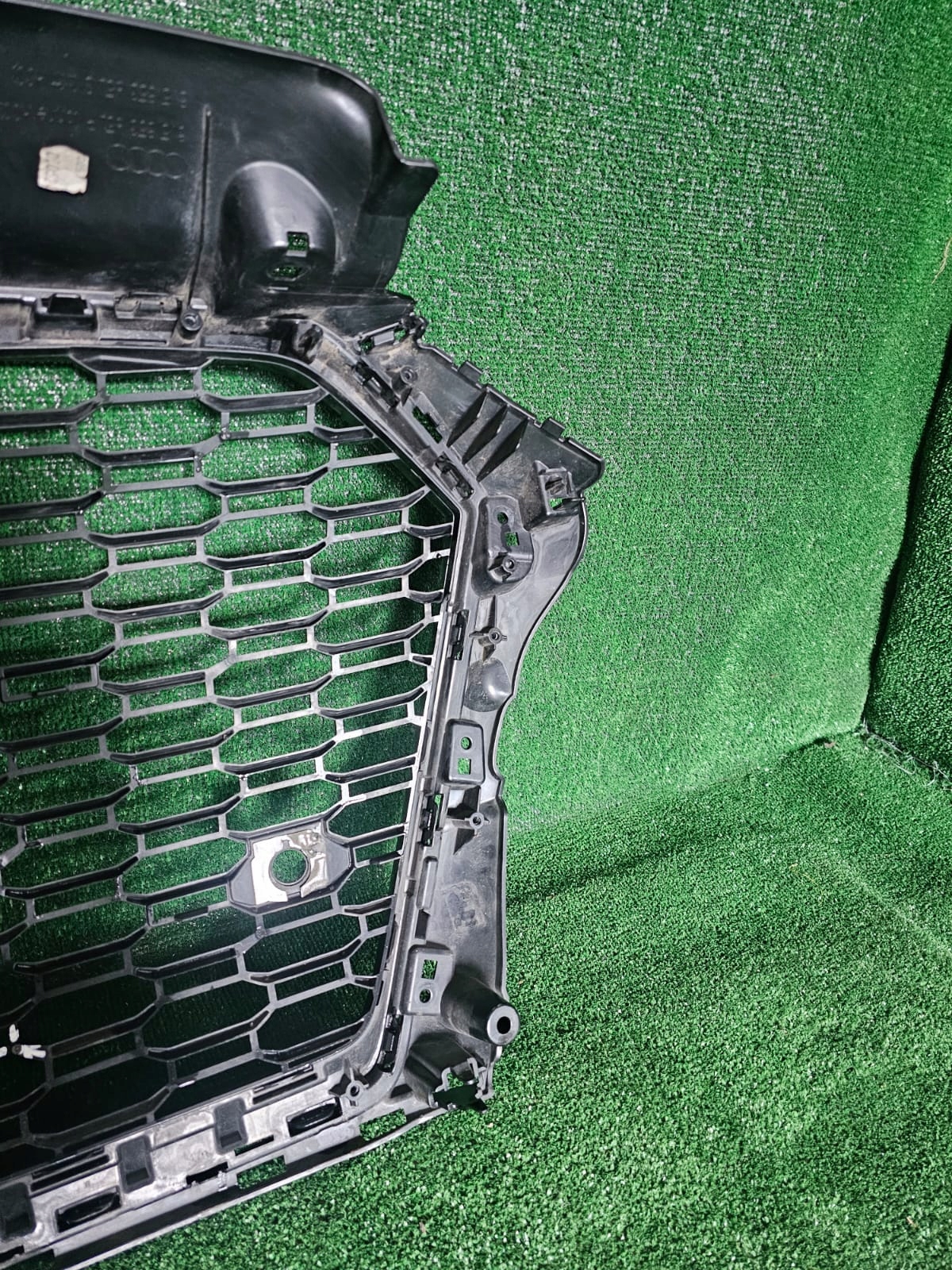 Audi 8V5 Kühlergrill FRONTGRILL Kühlergitter 8V5853651R - Thumbnail 6