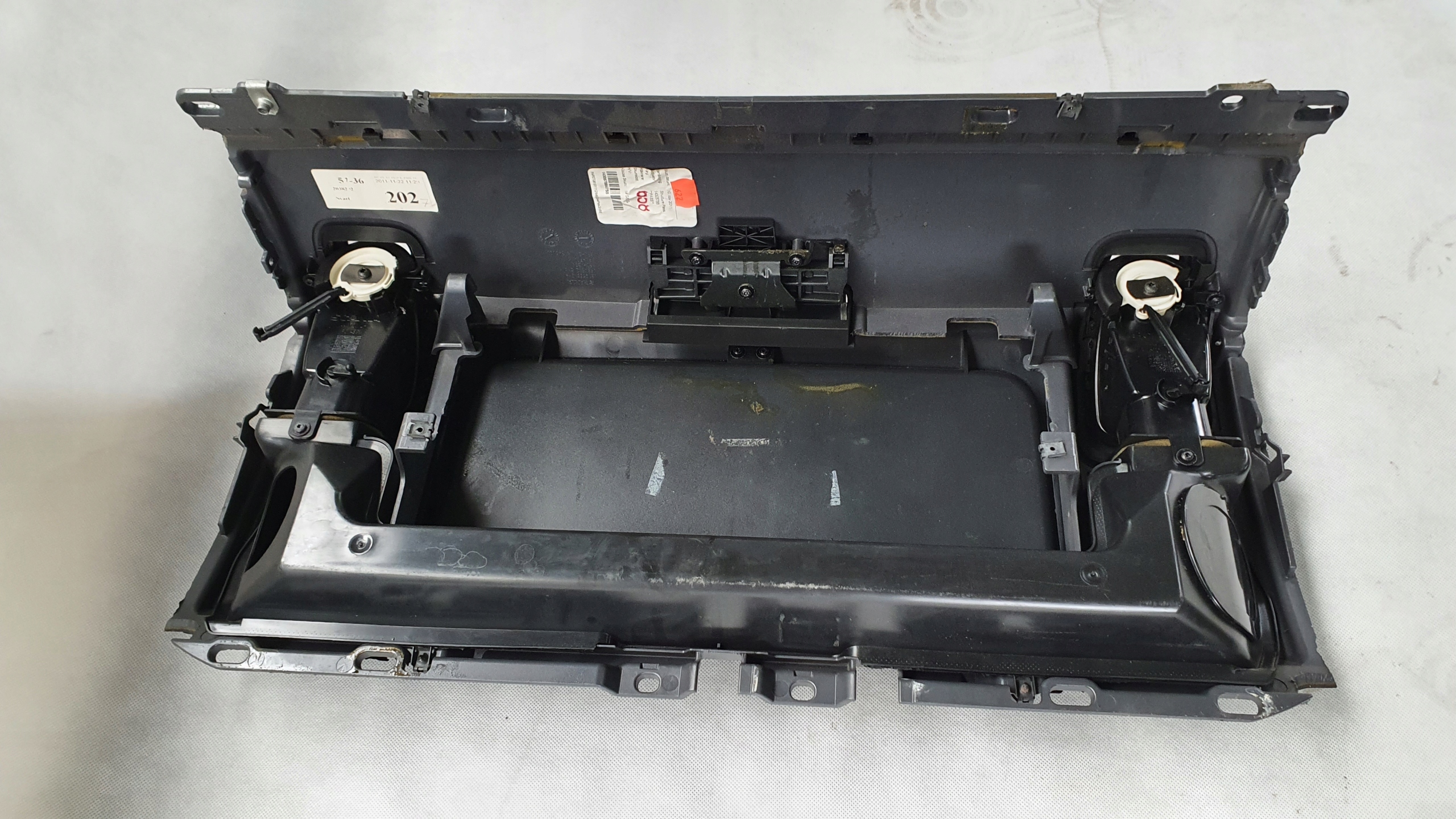 Konsola Kokpit Półka Deska Schowek Scania R XPI 1879566 Producent części Scania OE