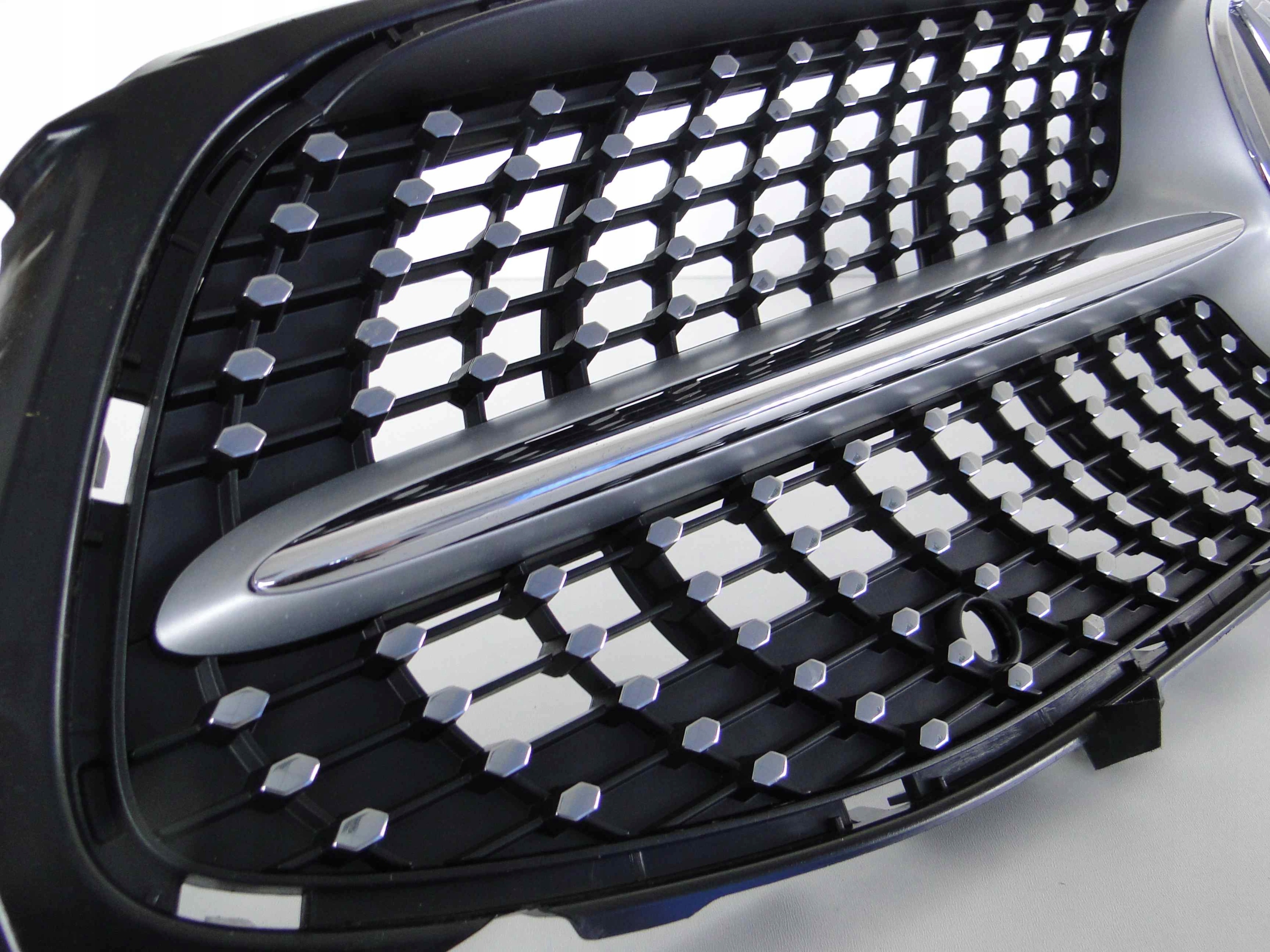 MERCEDES CLA 118 GRILL ATRAPA DIAMENT ORYGINAŁ Producent części Mercedes-Benz OE