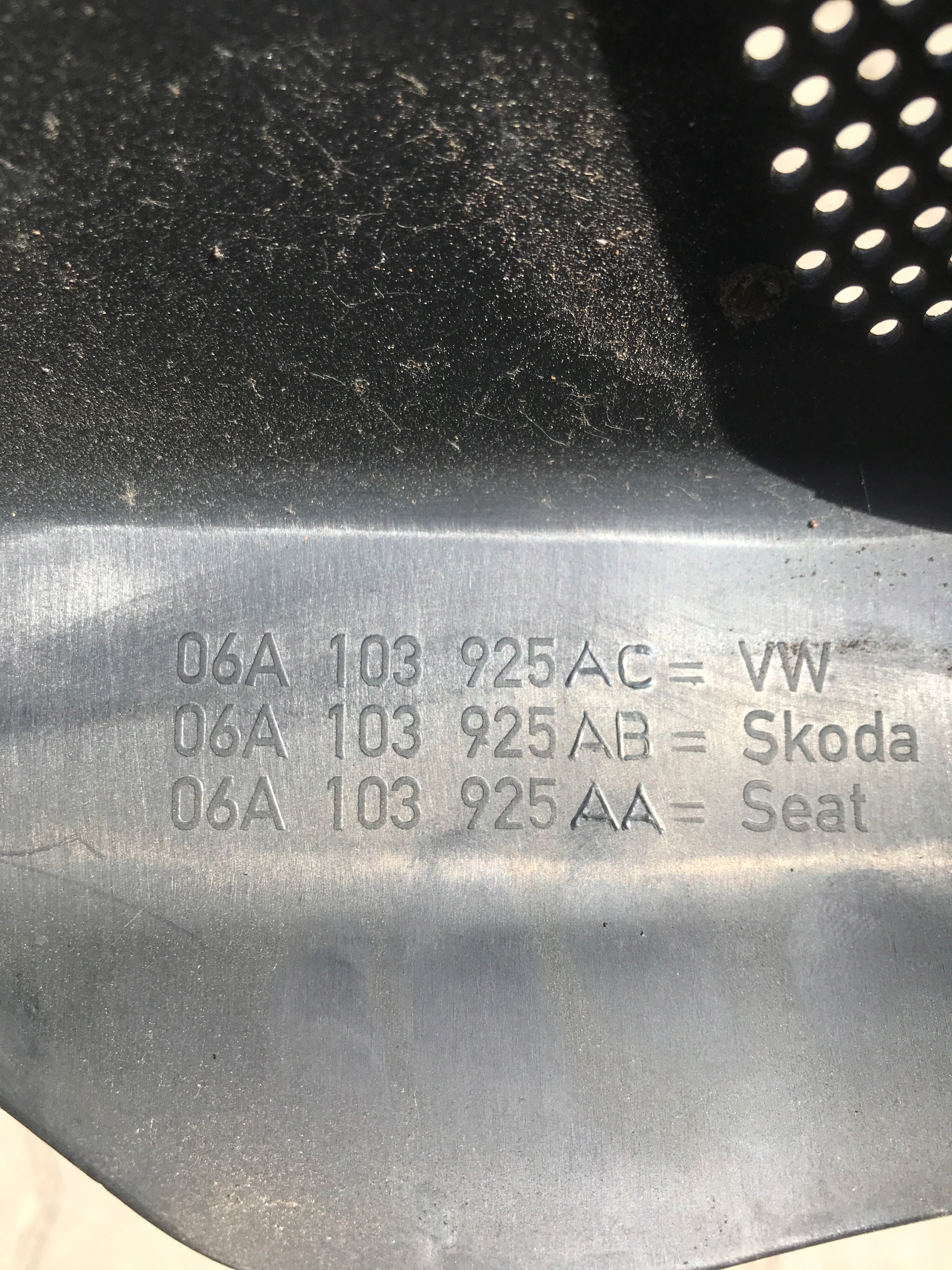 obal kryt Horn MOTORU VW 1.6 SR 06A103925AC