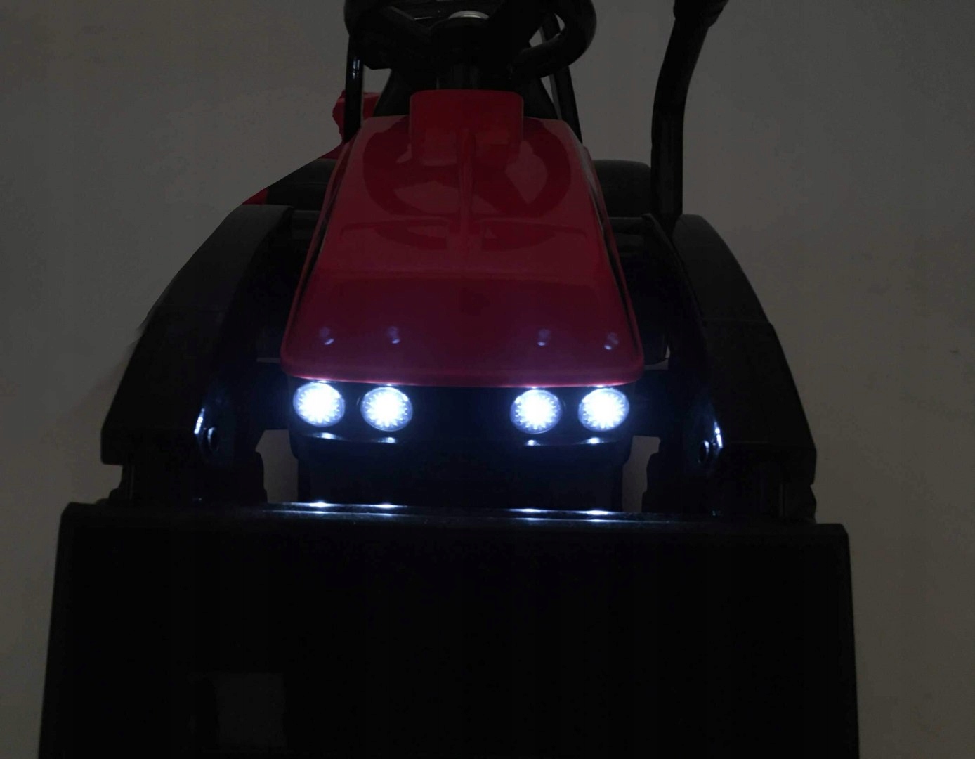 TRAKTOR AKUMULATOR PRZYCZEPA PILOT LED ŁYCHA MUZYKA ZIELONY Wiek dziecka 12 m +