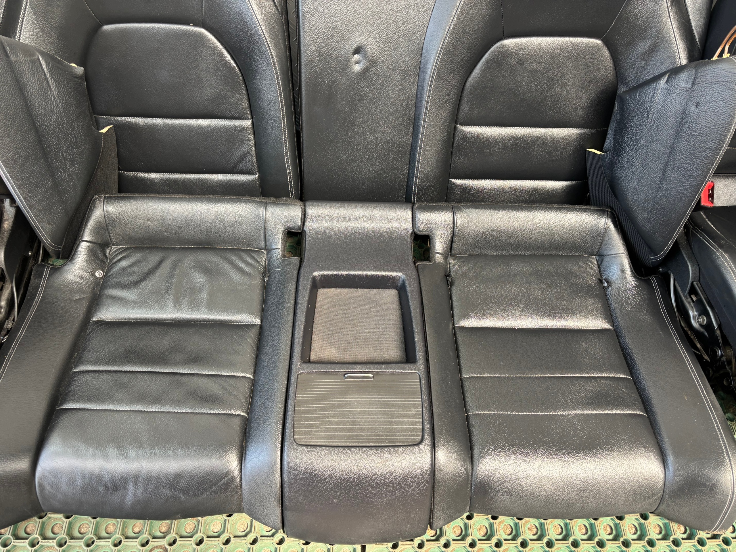 MERCEDES E-KLASA W207 COUPE seats front seat side upholstery leather