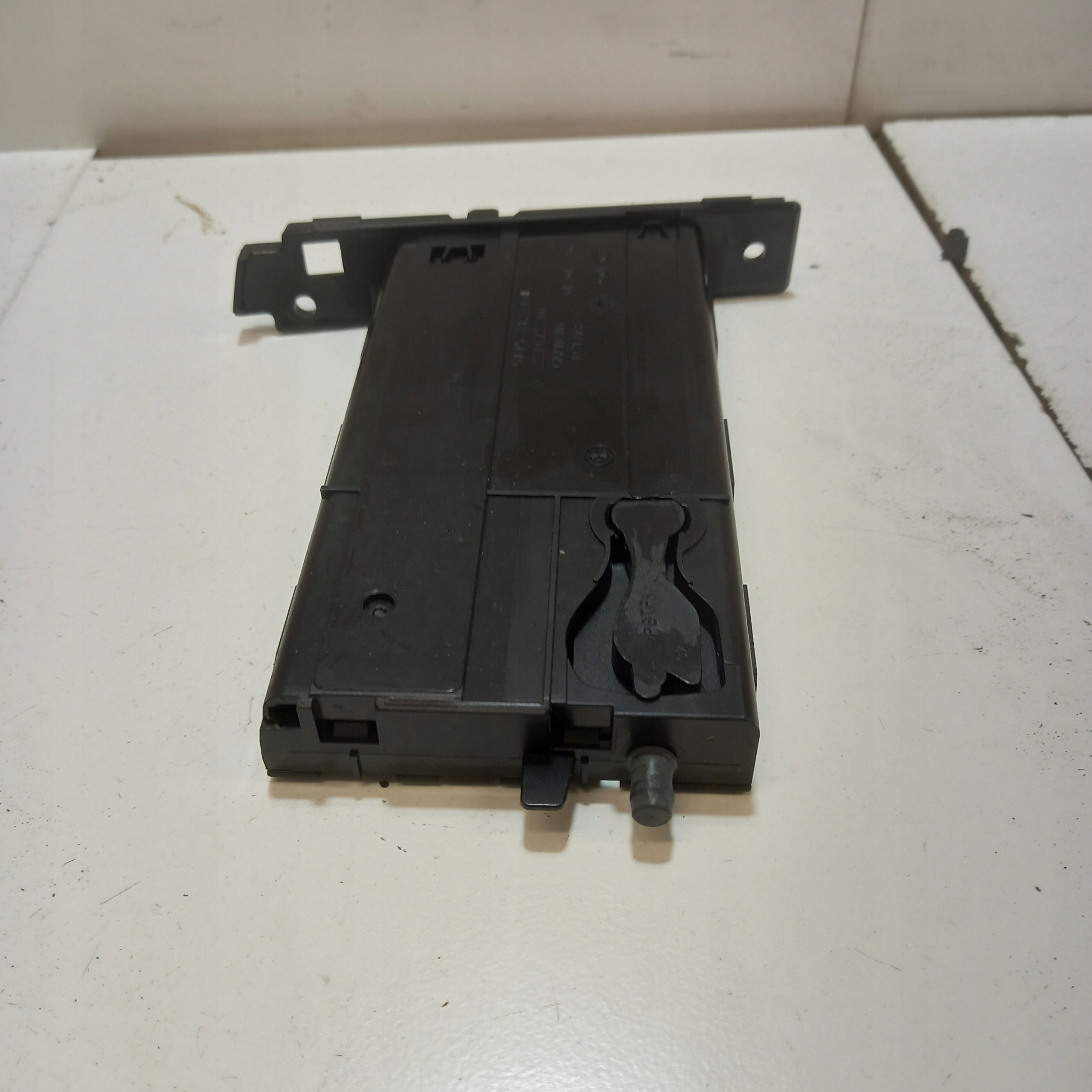 passenger compartment bracket for BMW E90 51457127461