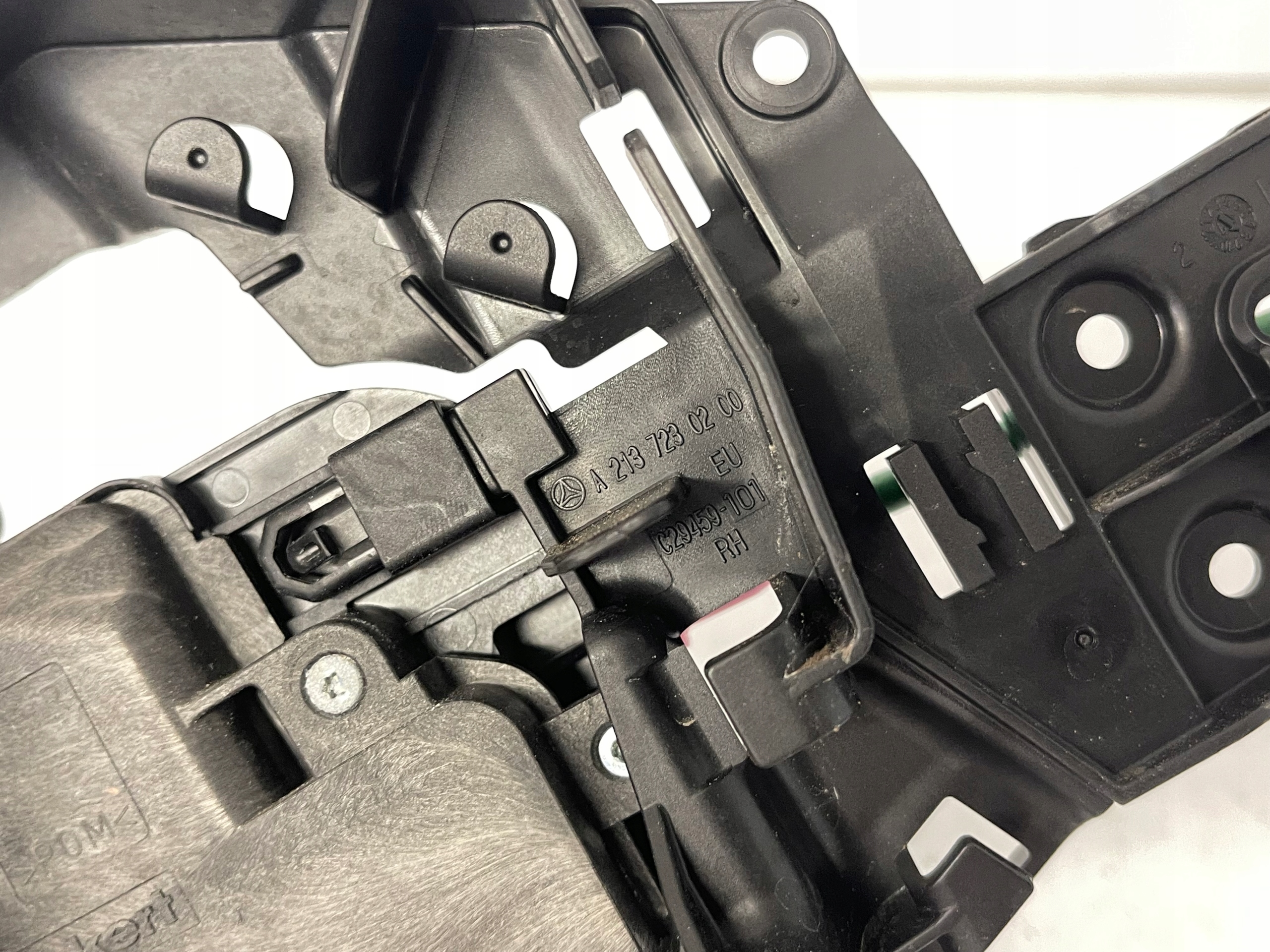 lock right front MERCEDES E-class W213 EU A0997201800 A220063999