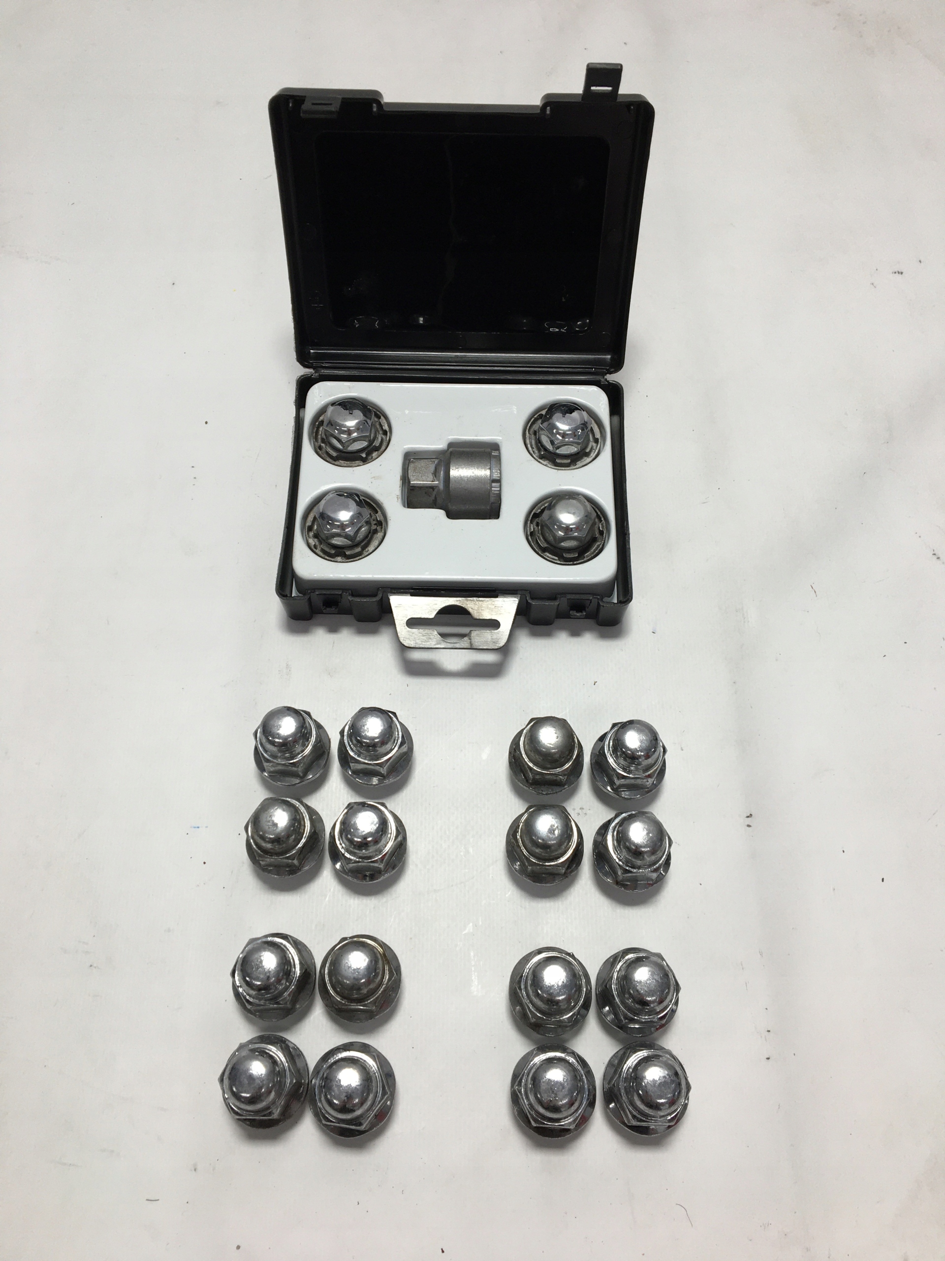 КОЛІСНІ ГАЙКИ NIRO HYBRID LIFT 19-