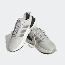 Boty Adidas Avryn ID9422 vel. 45 1/3