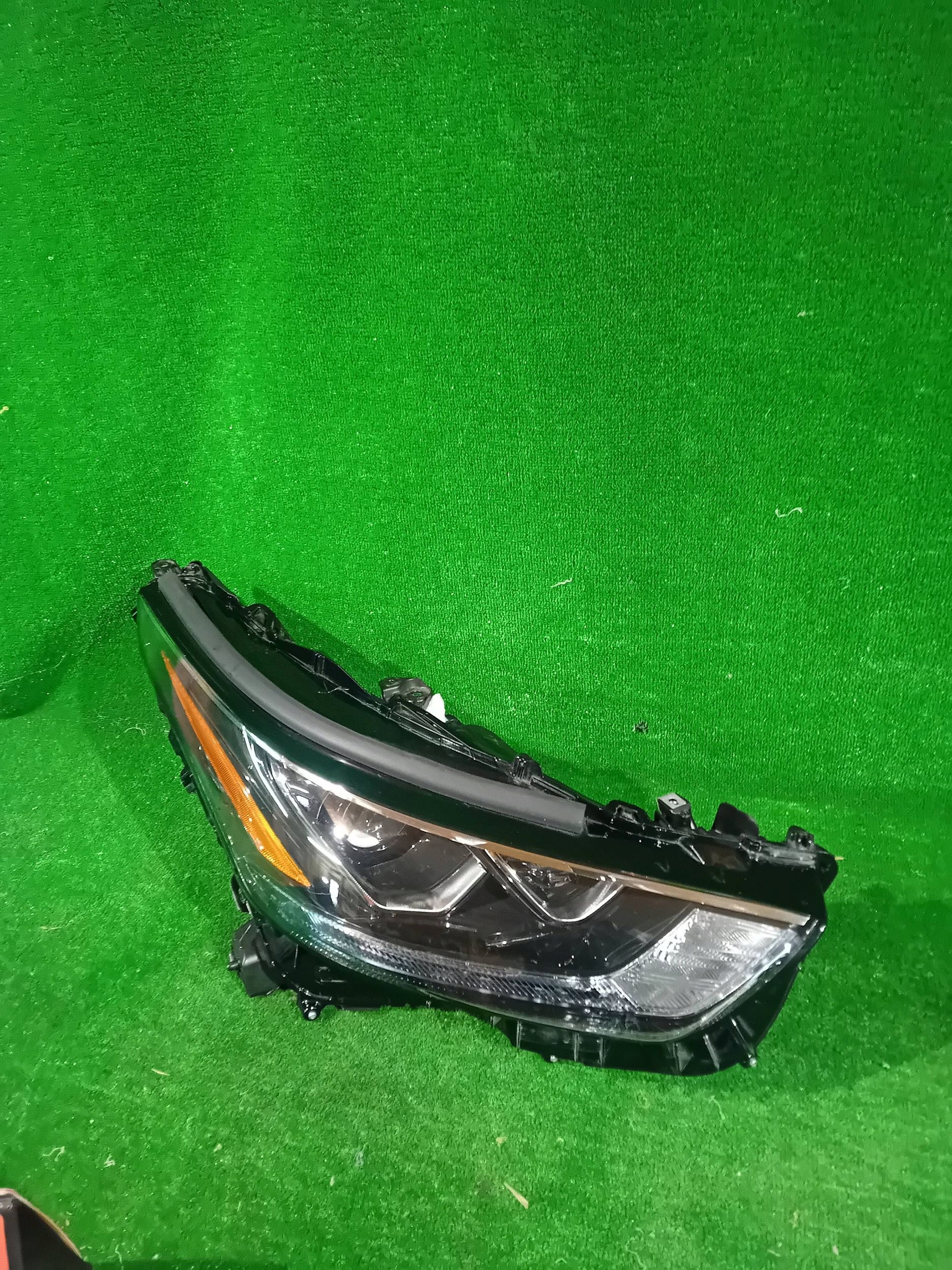 REFLEKTOR right front TOYOTA HIGHLANDER IV FULL LED 20- NR.R792