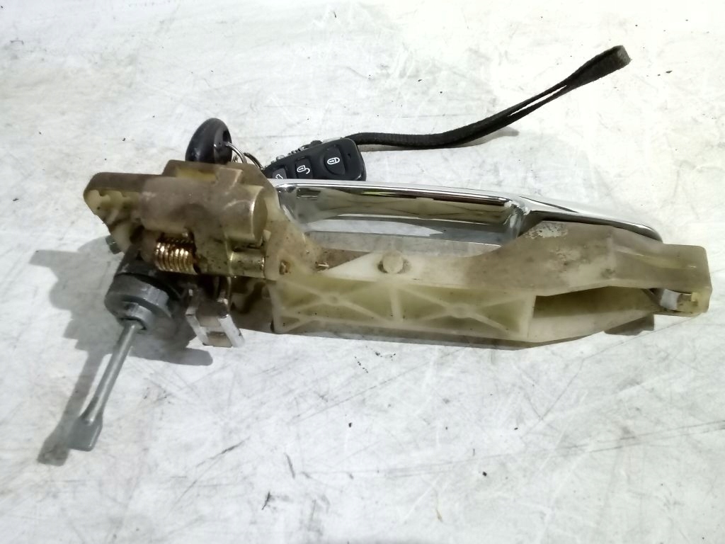 Hyundai Sonata V 5 handle exterior left front + key