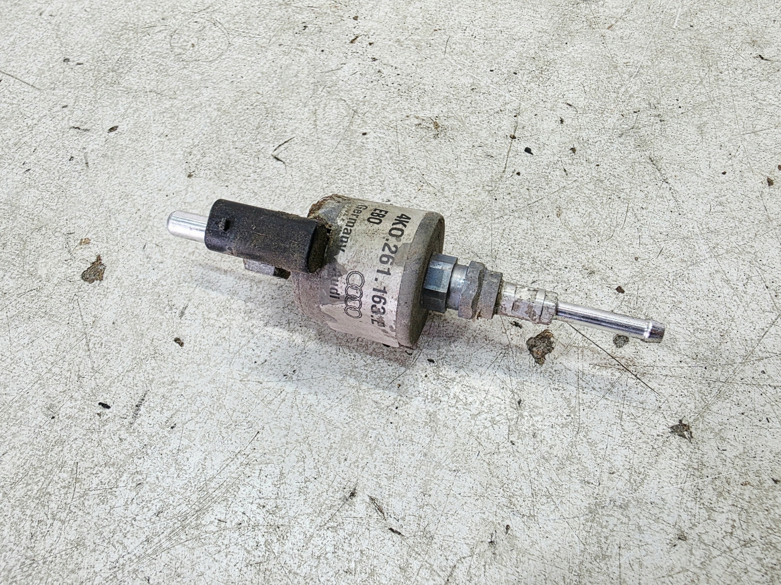 pump WEBASTO AUDI A6 C8 A7 4K0261163E