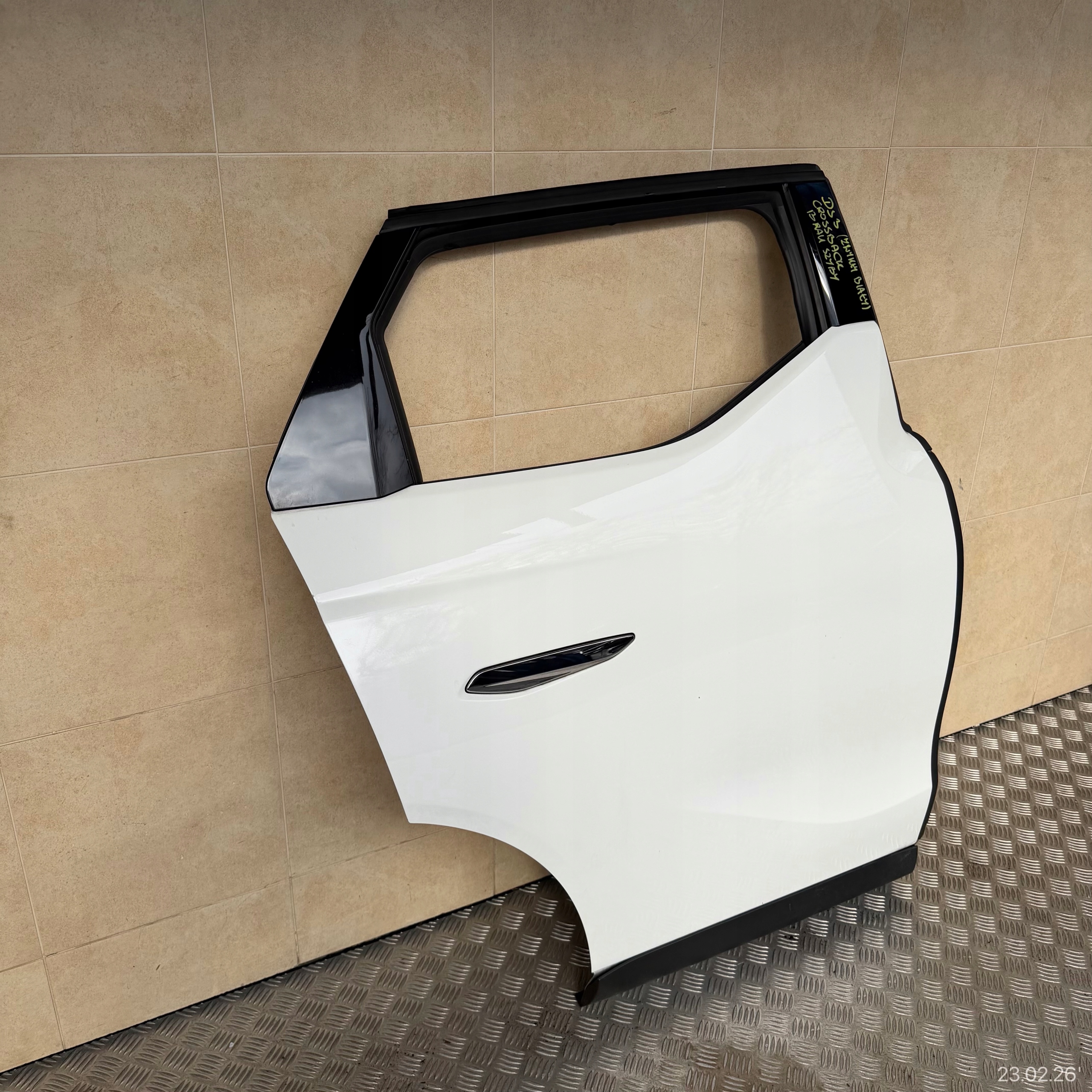 door rear. right CITROEN DS3 CROSSBACK 2018 ROK does not have windows