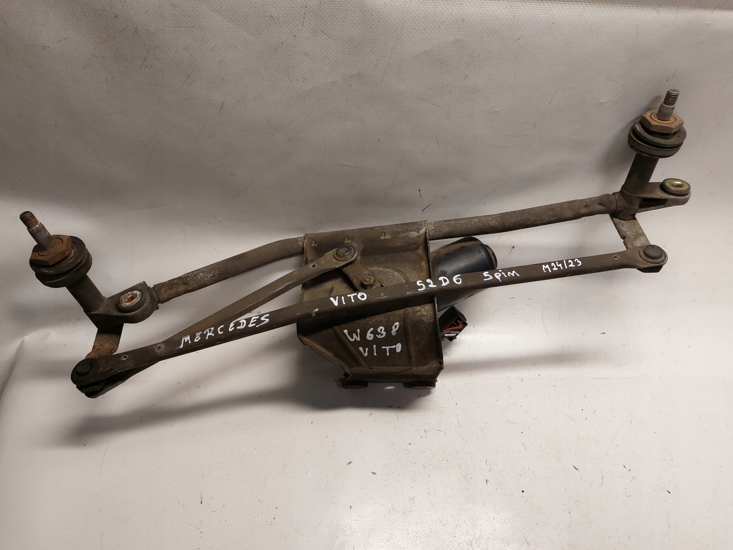 Mercedes wiper mechanism front VITO W638
