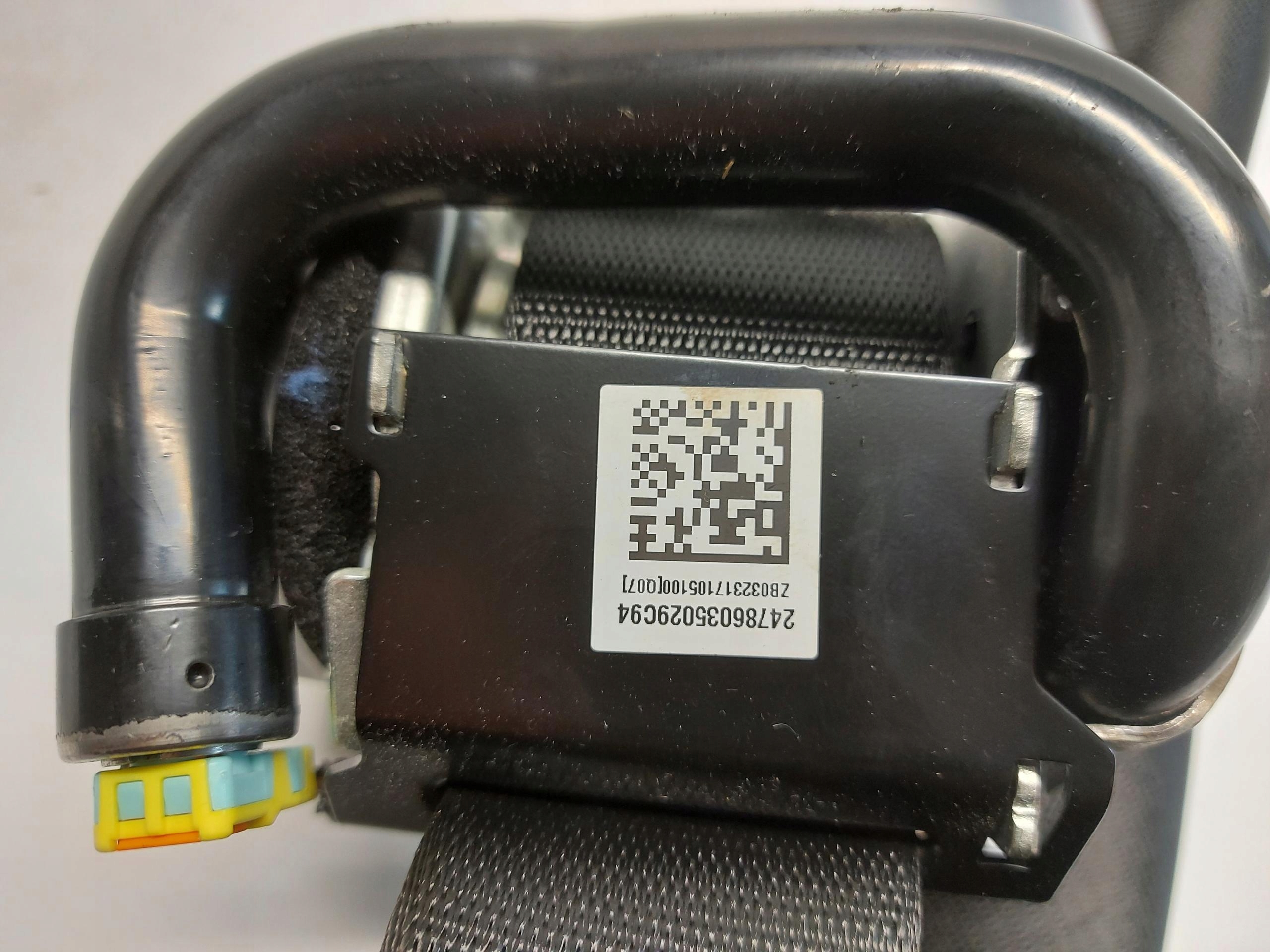 Mercedes EQA 250+ W243 Gurten Sicherheits links heck