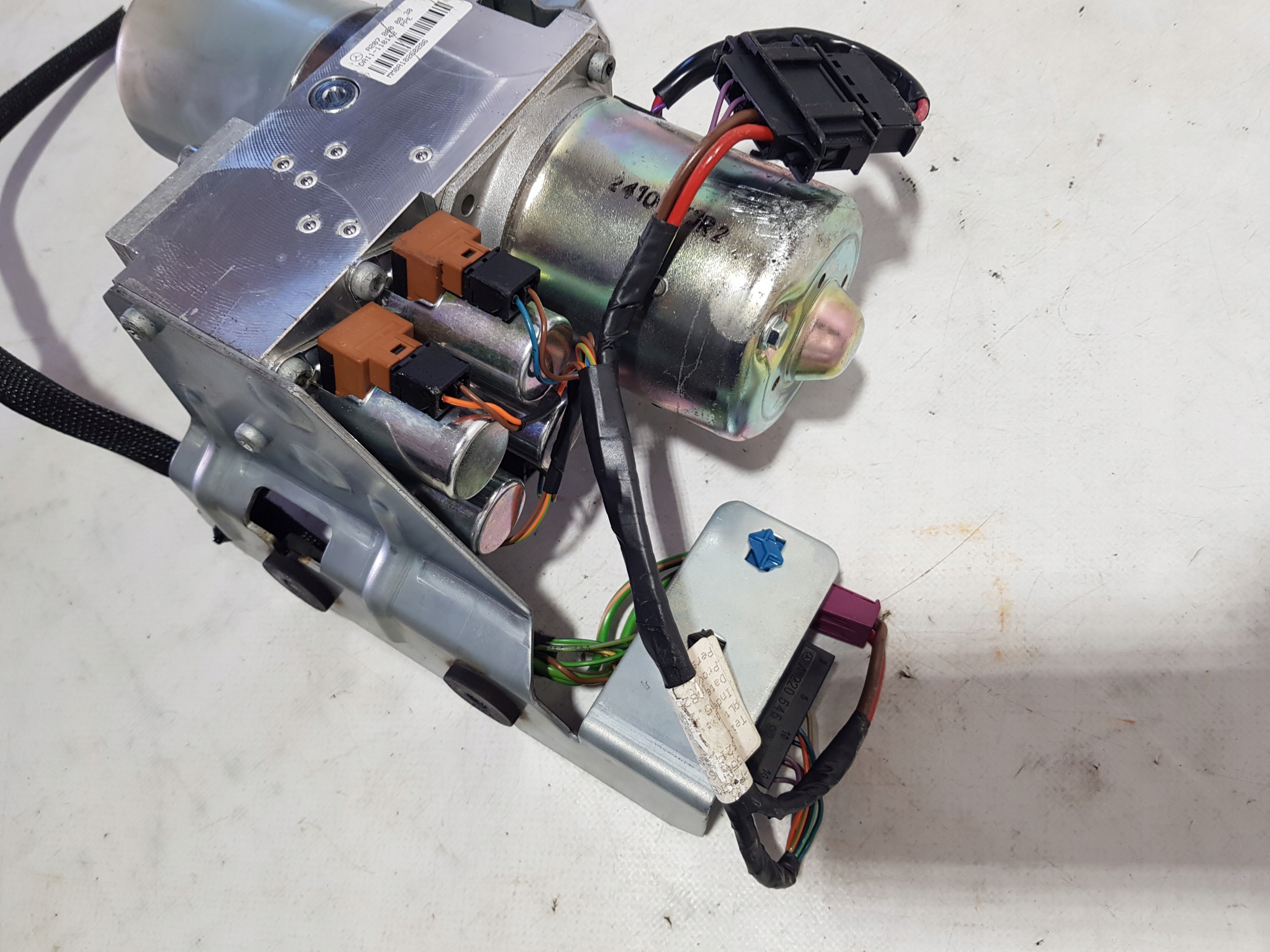 pump roofs MERCEDES W207 C207 2078000030