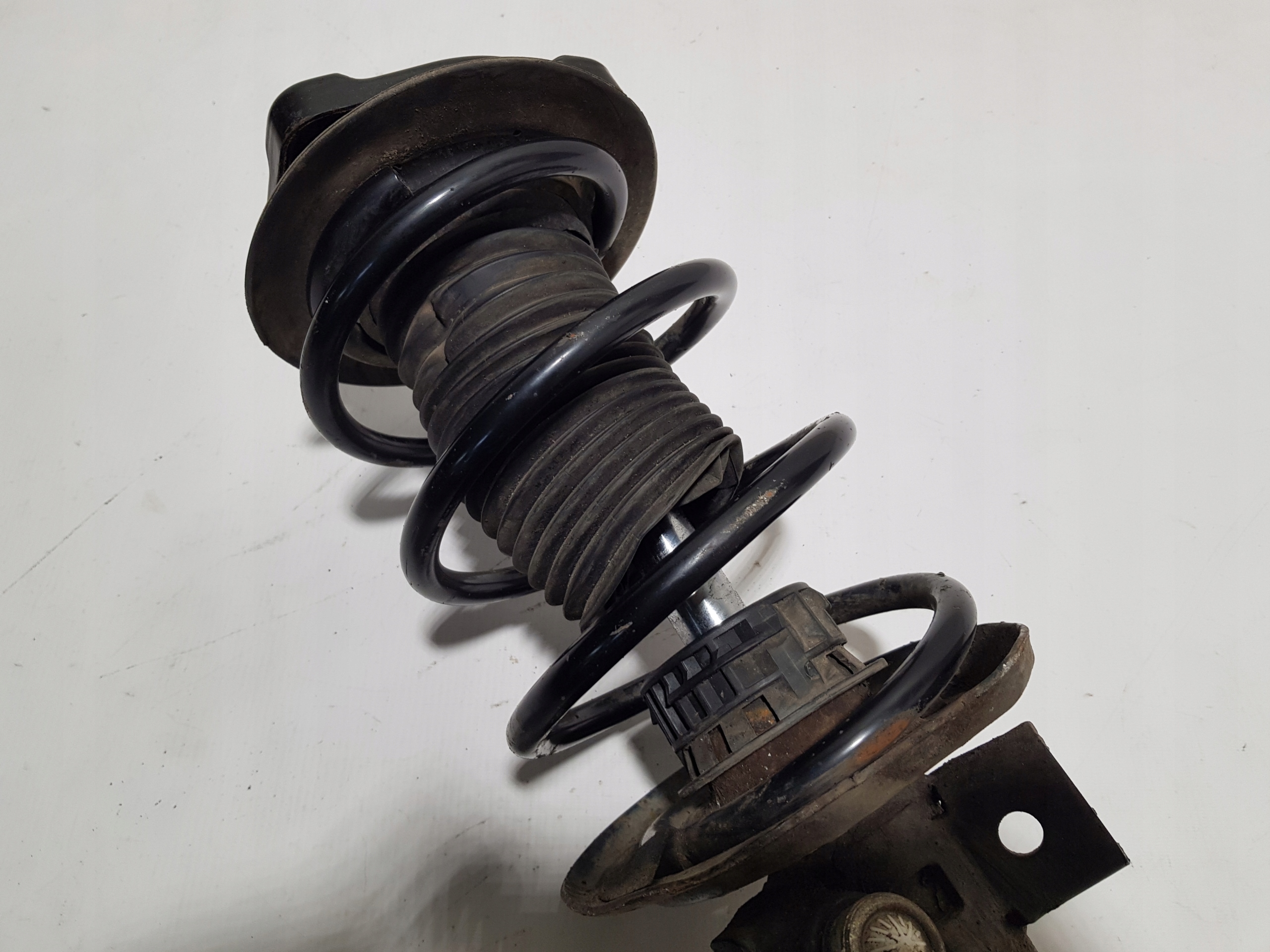 shock absorber front left right MERCEDES W207 W204 2043202166
