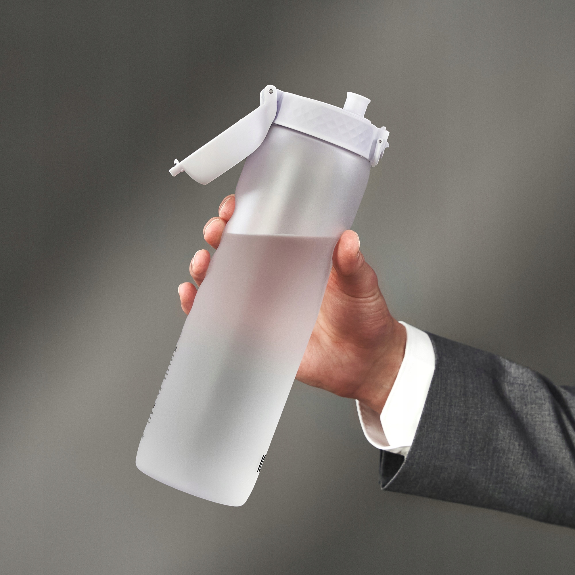 Duży bidon butelka na wodę butelka ION8 ATEST 1,1L Rodzaj bidon