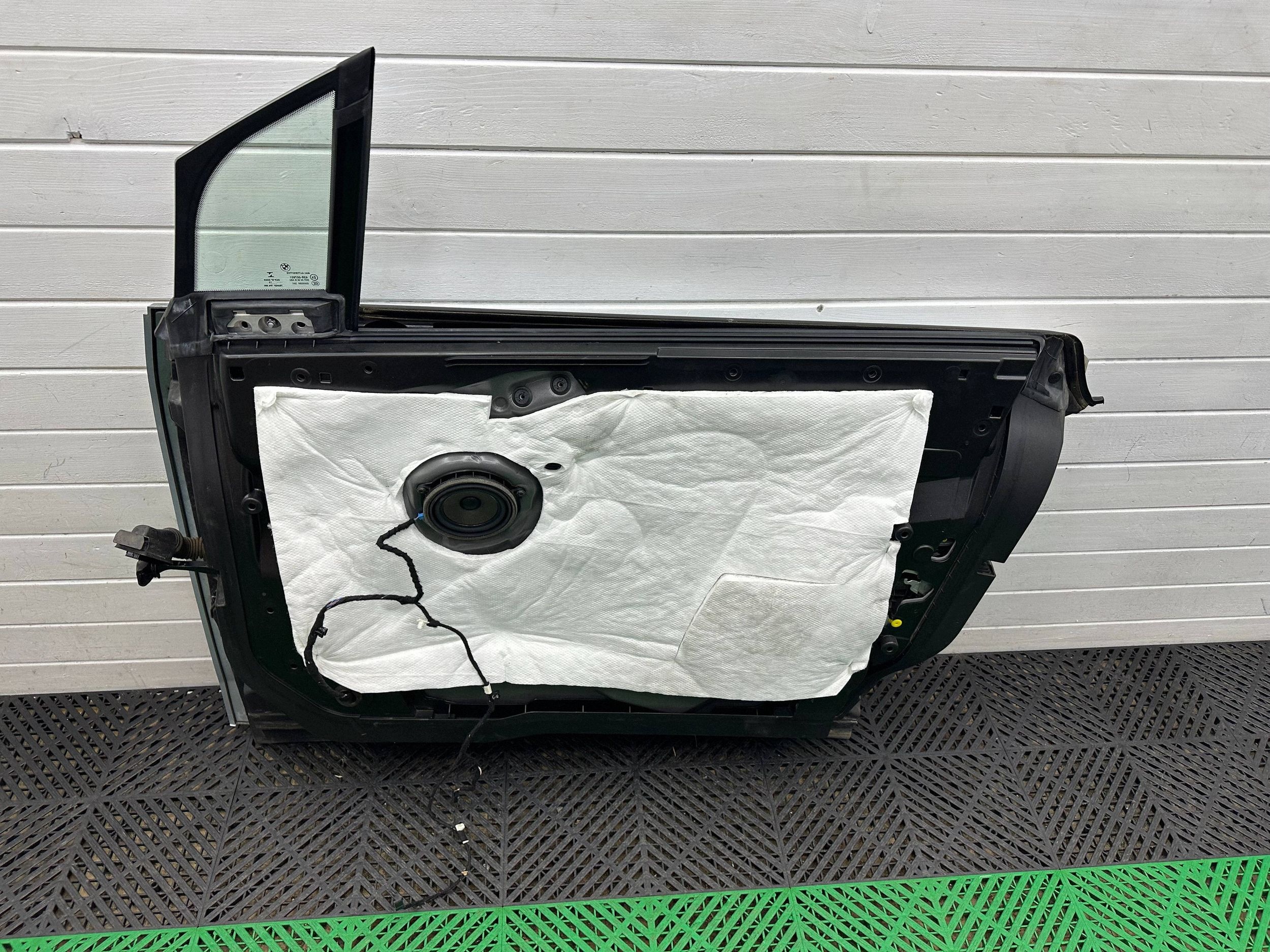 door front front side left BMW i3 complete