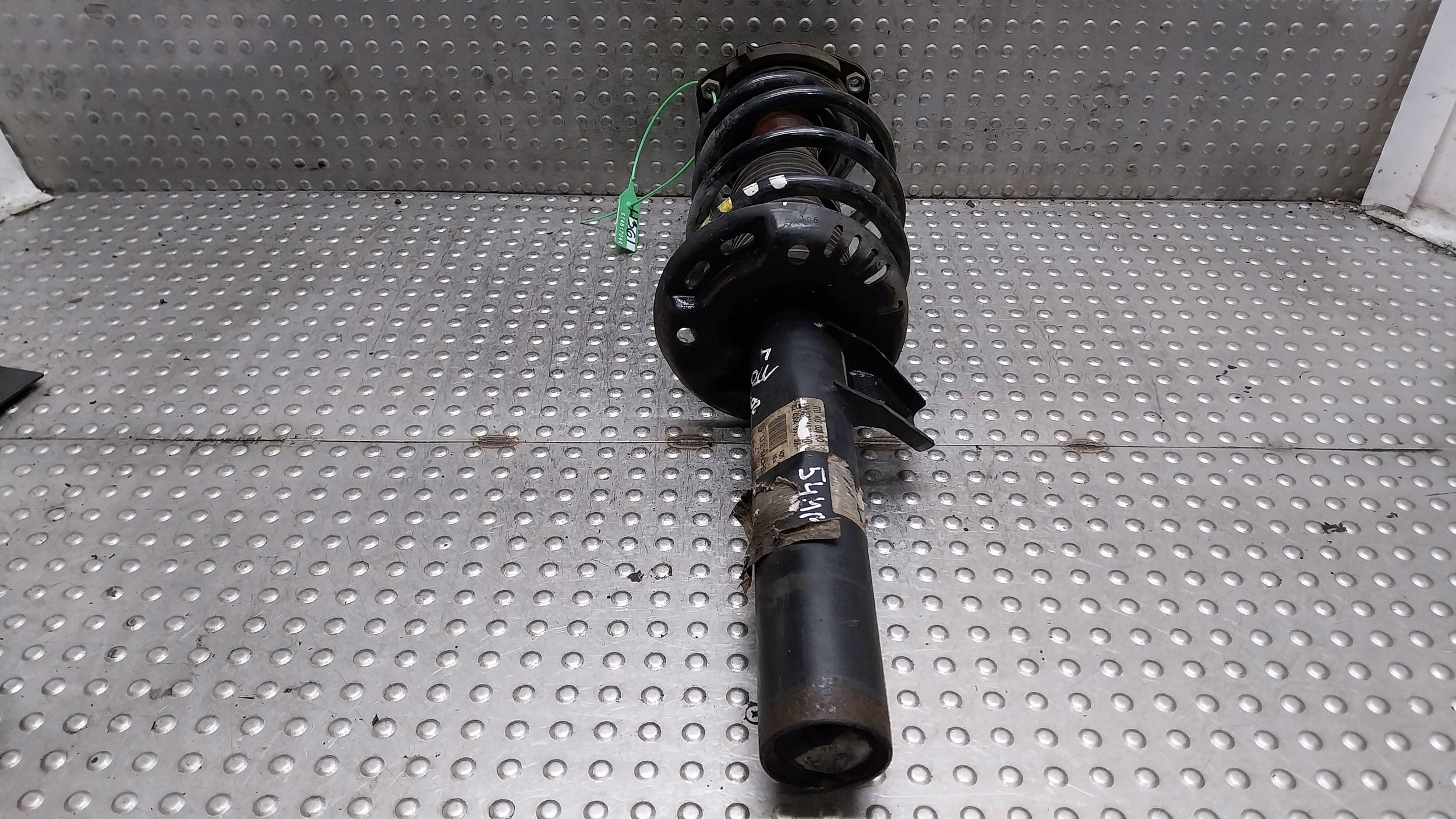 shock absorber right front 1T0413031BQ VW GOLF V plus LEON II YETI OCTAVIA II