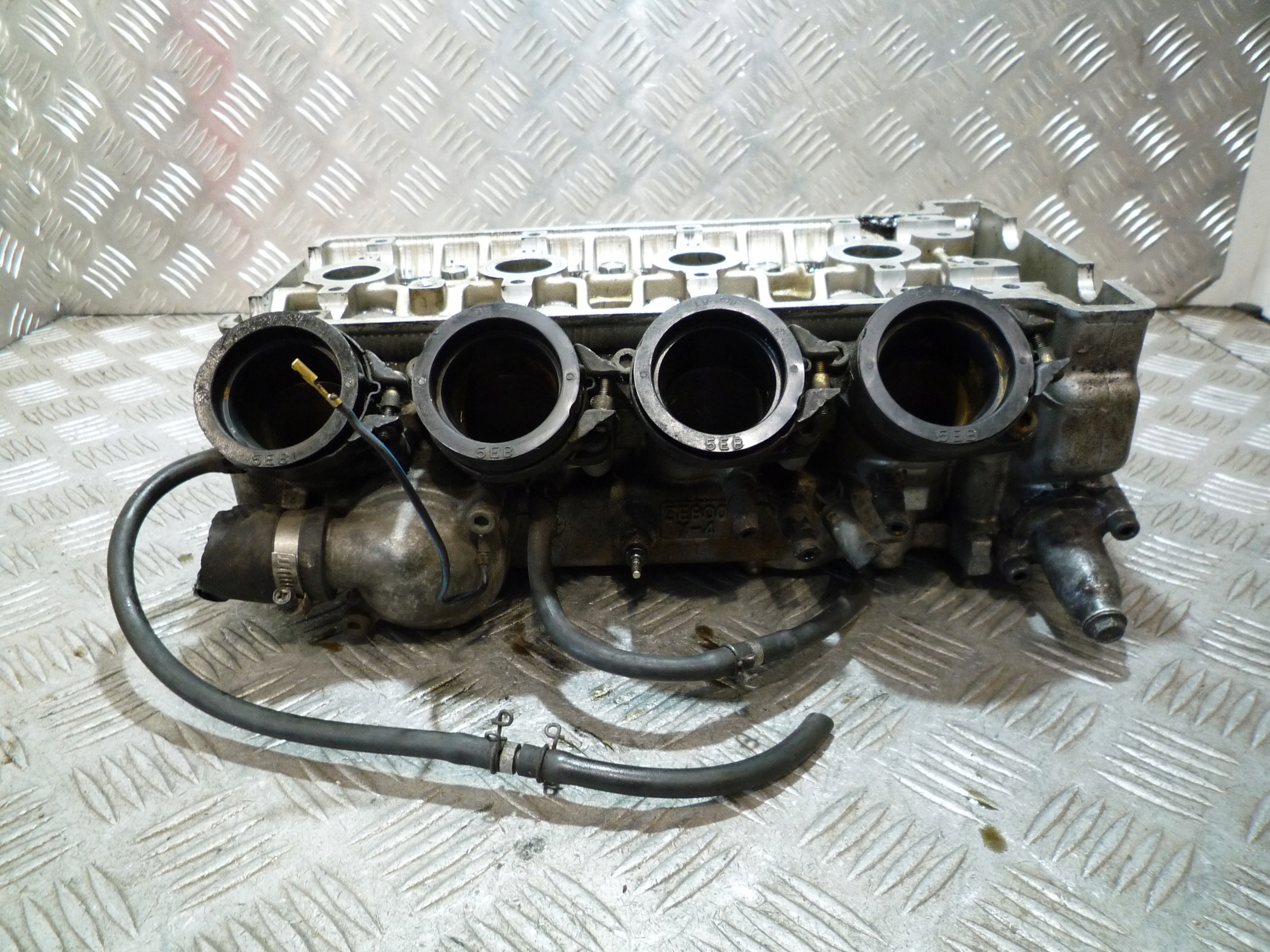 YAMAHA YZF R6 RJ01 RJ 03 98-02 ГОЛОВКА КЛАПАНИ 5EB00 