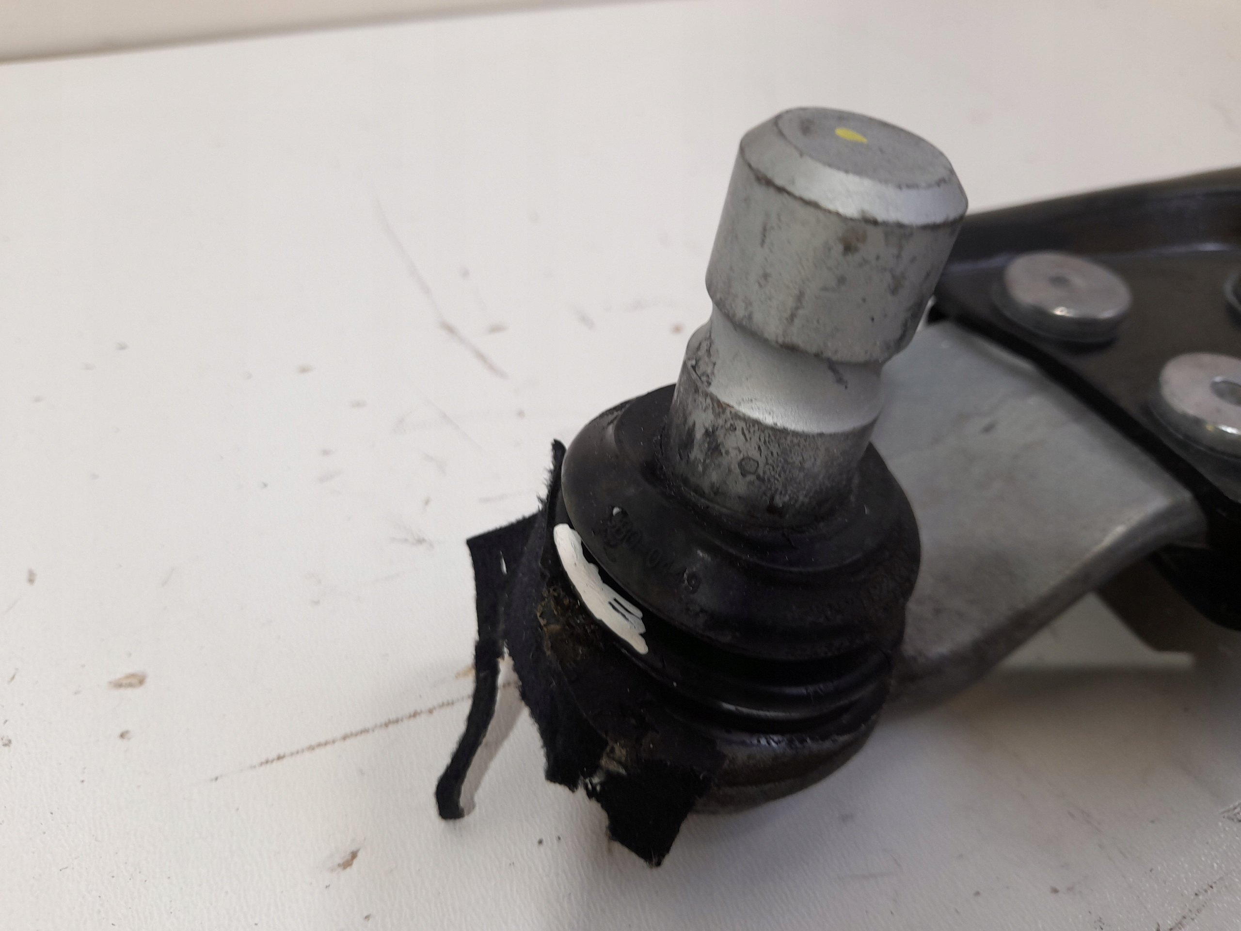 VOLVO XC40 arm left front 32221283 (Q87)
