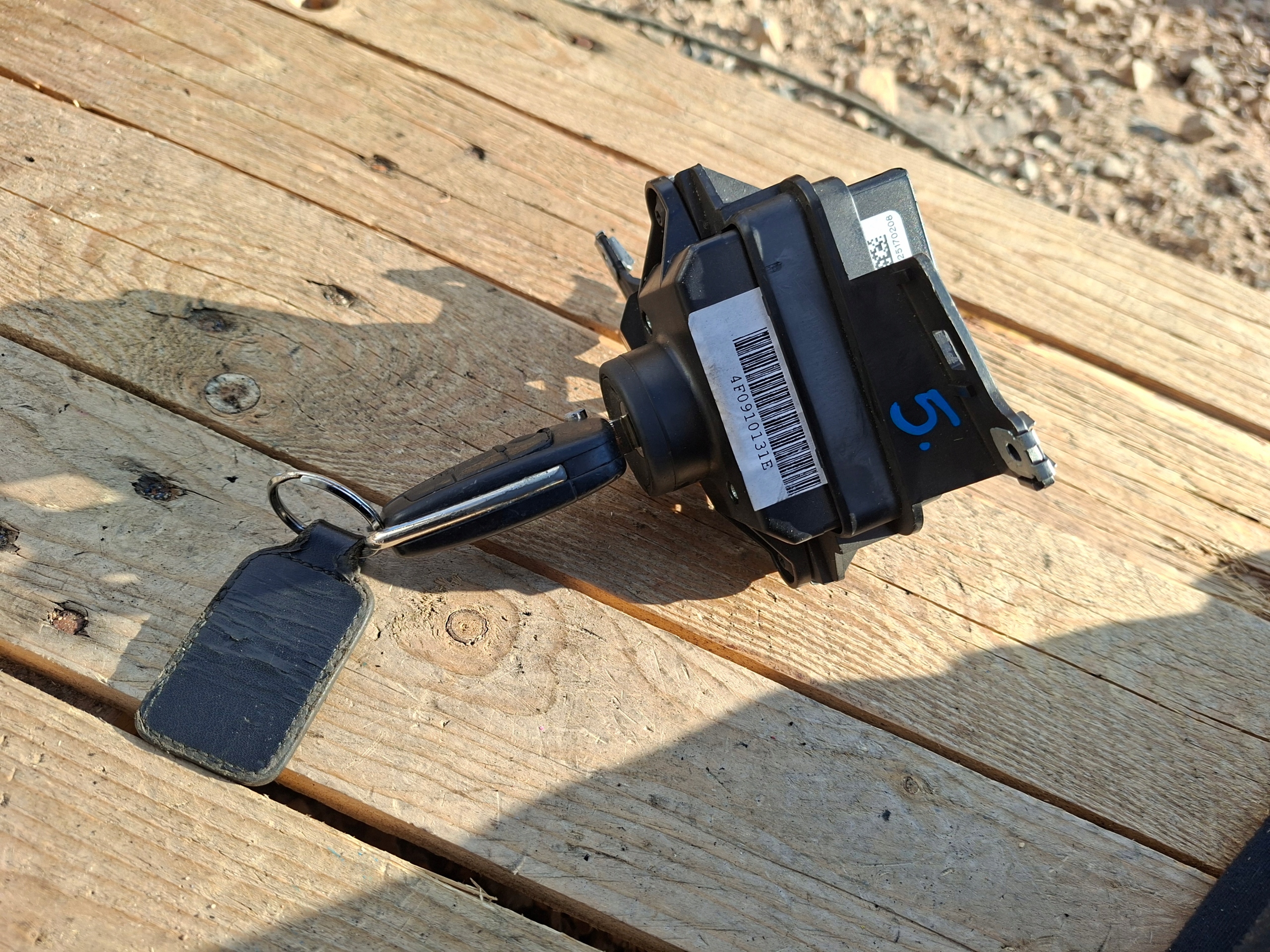 ignition key AUDI A6 C6 4F Q7 4L 4F0910131E