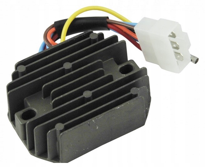 Regulátor napětí Yanmar 3TNE74