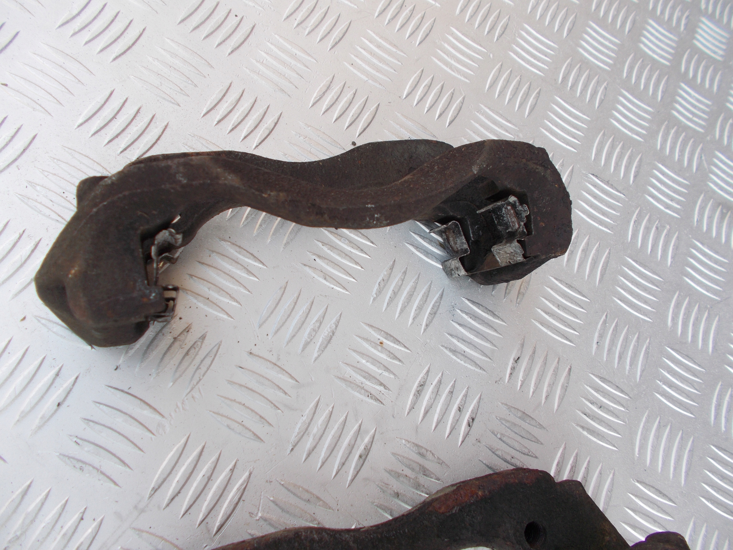 Mercedes Sprinter 906 jarzmo brakes front left right 06-16r