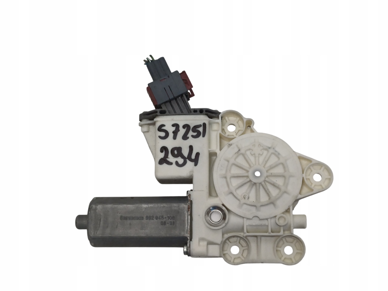 TOYOTA AVENSIS T25 03- SILNCZEK SZYBY LEWY PRZÓD 6982005050