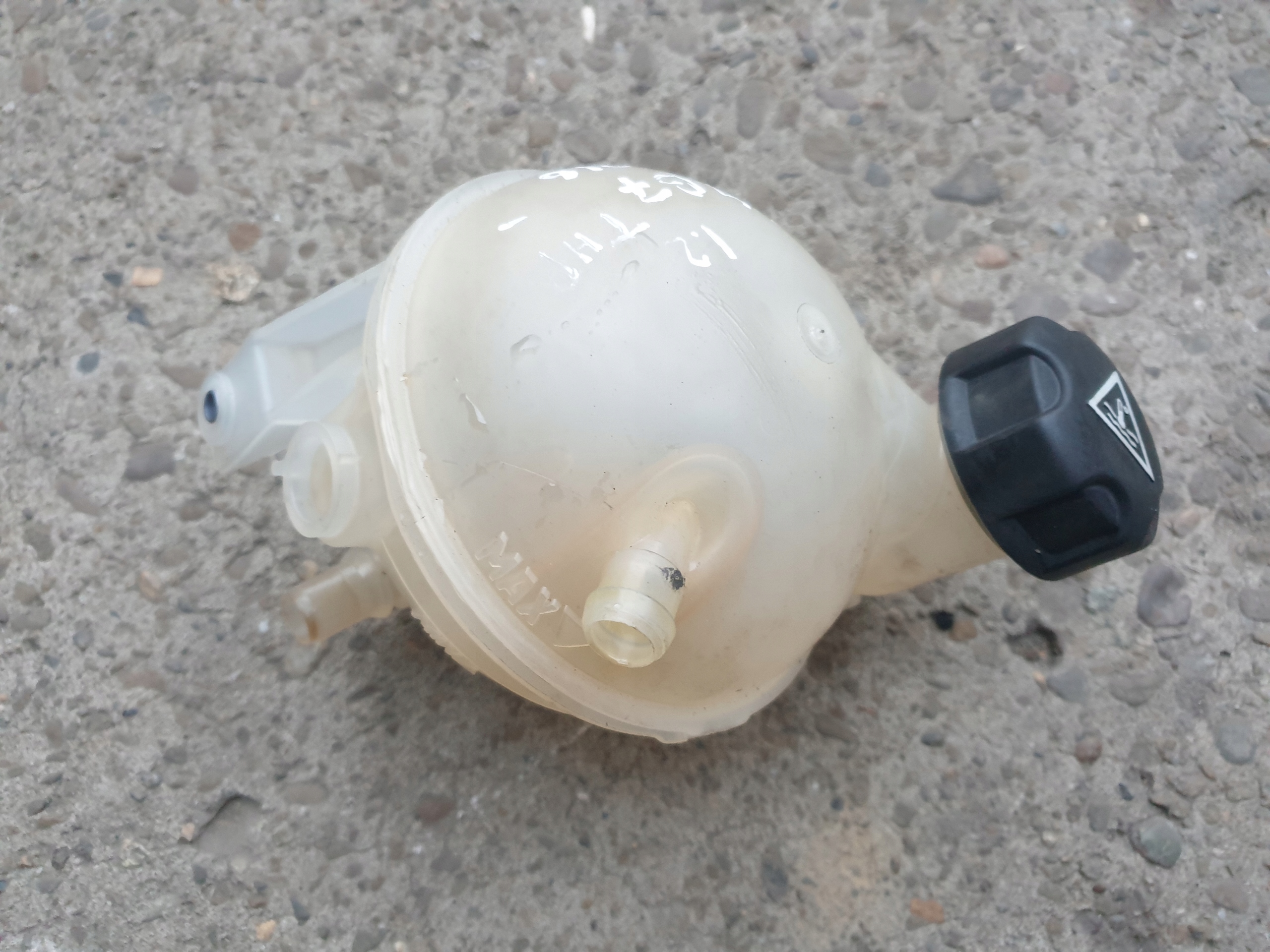 Réservoir eau CITROEN C4 II DS4 2010-2018 9680996380