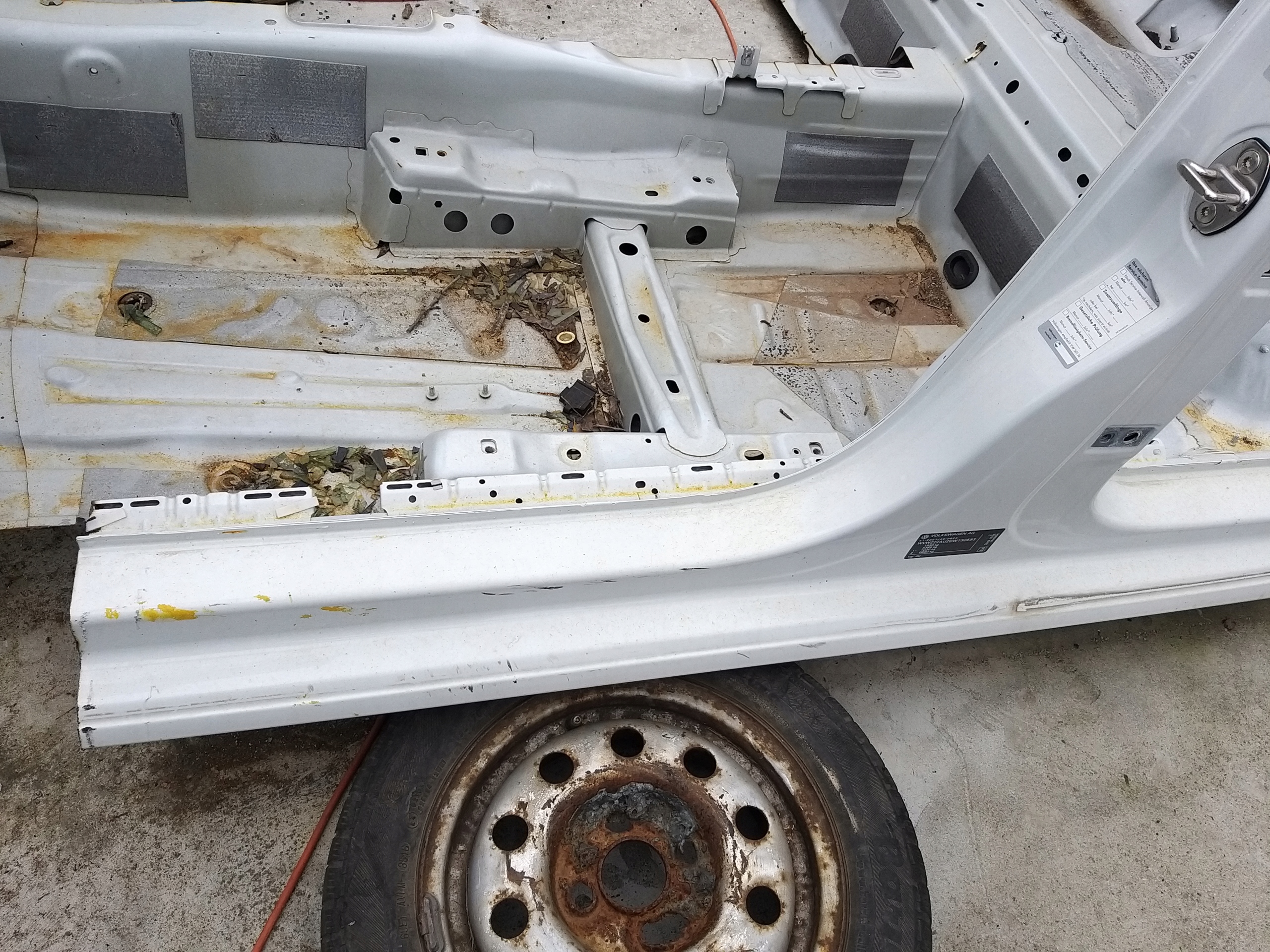 VW GOLF VIIg ЧЕТВЕРТИНА ПОРІГ ЛІВИЙ СТІЙКА