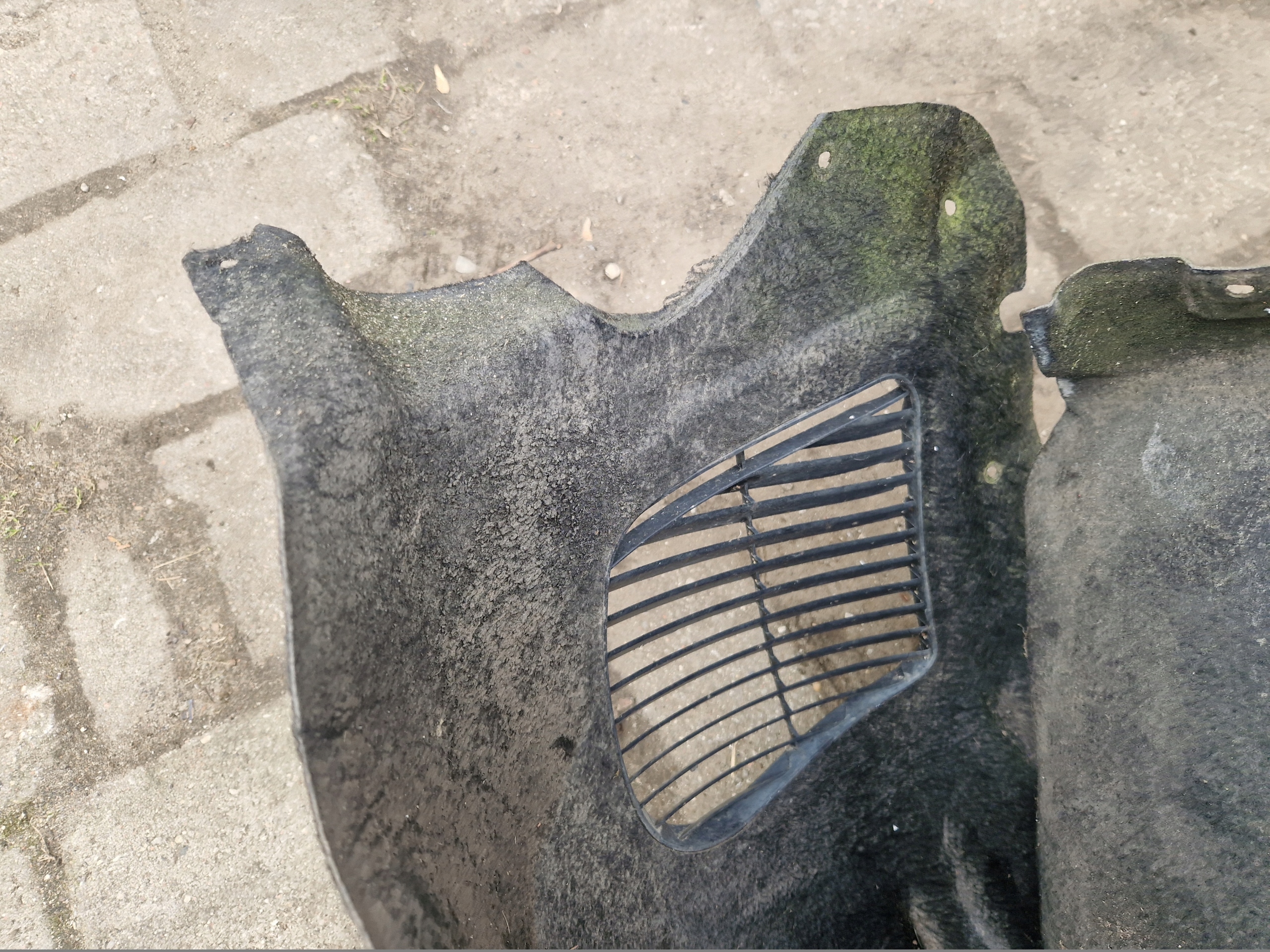 AUDI Q7 4L mudguard left front front 4L0809961E