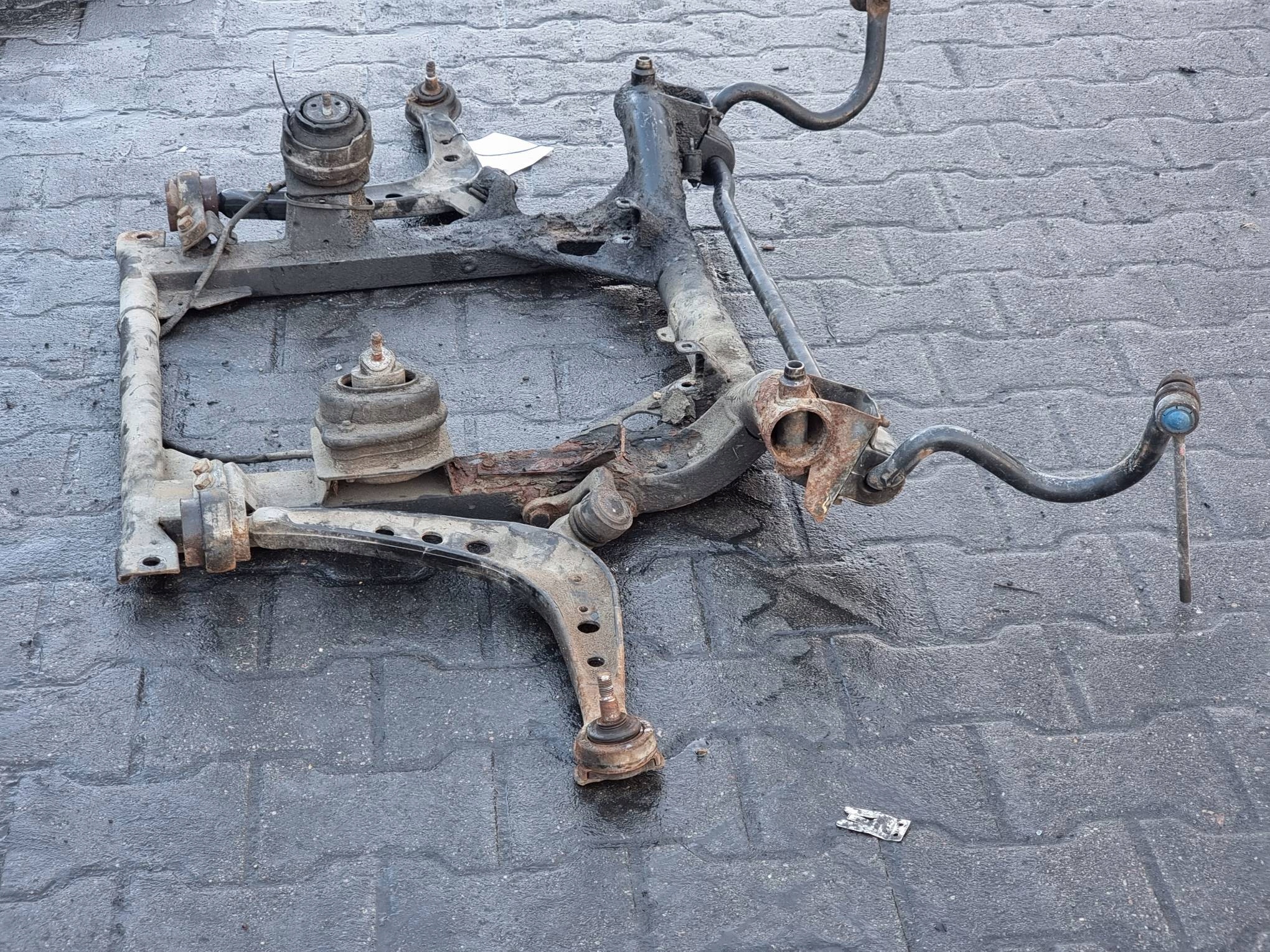 axle beam front 3.0 D BMW E 46 LIFT