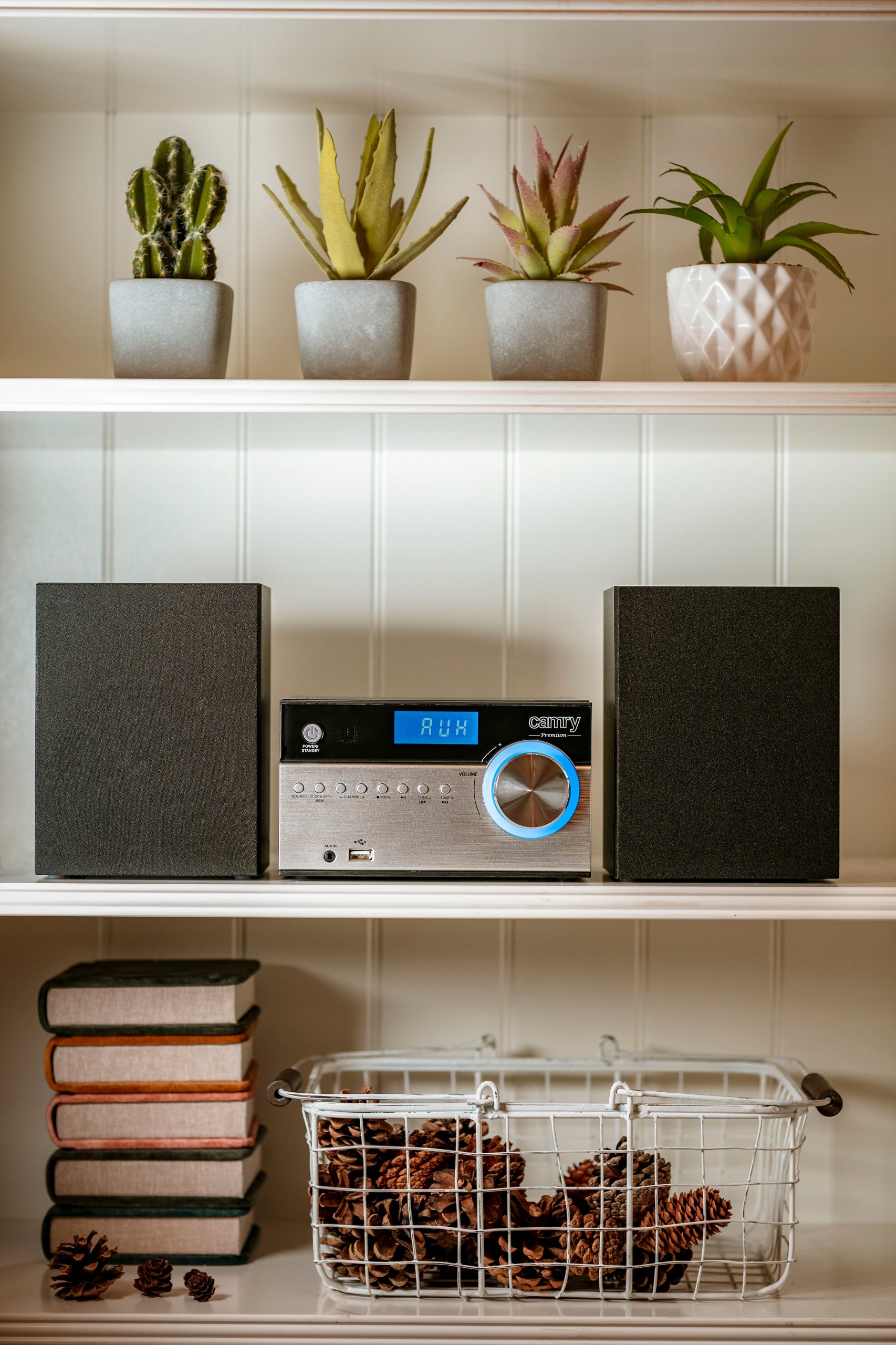 WIEŻA HIFI BLUETOOTH RADIO AM FM CD X-BASS PILOT Radio AM FM