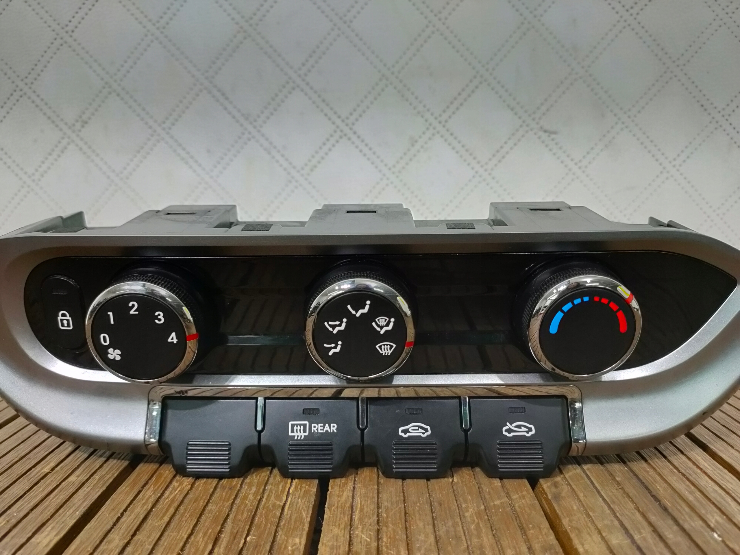 KIA RIO III 11-17 PANEL BOCCHETTE Controllo 97250-1W040 OE
