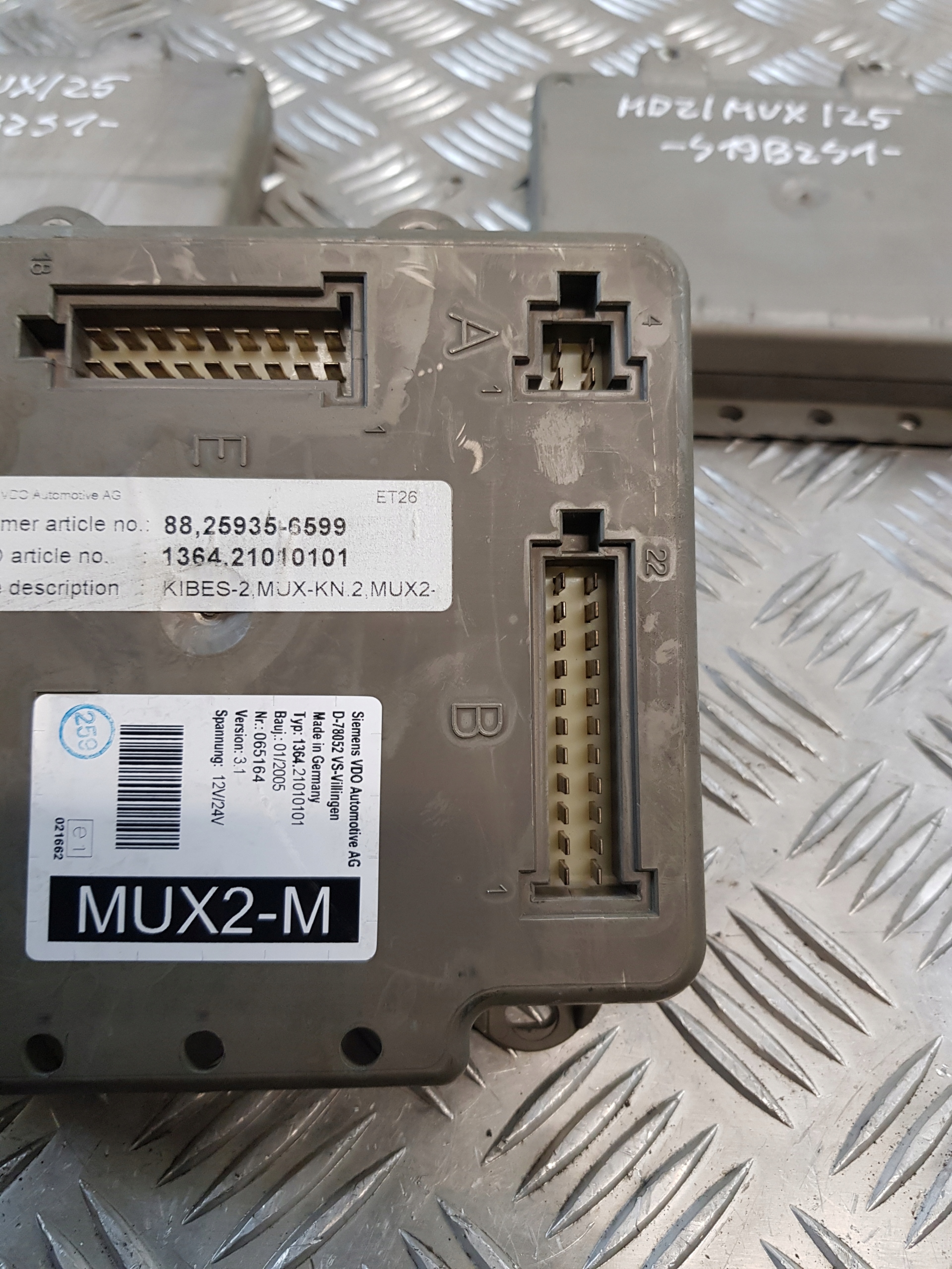 control unit SIEMENS VDO MUX2-M DO AUTOBUSU 1364.21010101 88.25935-6599