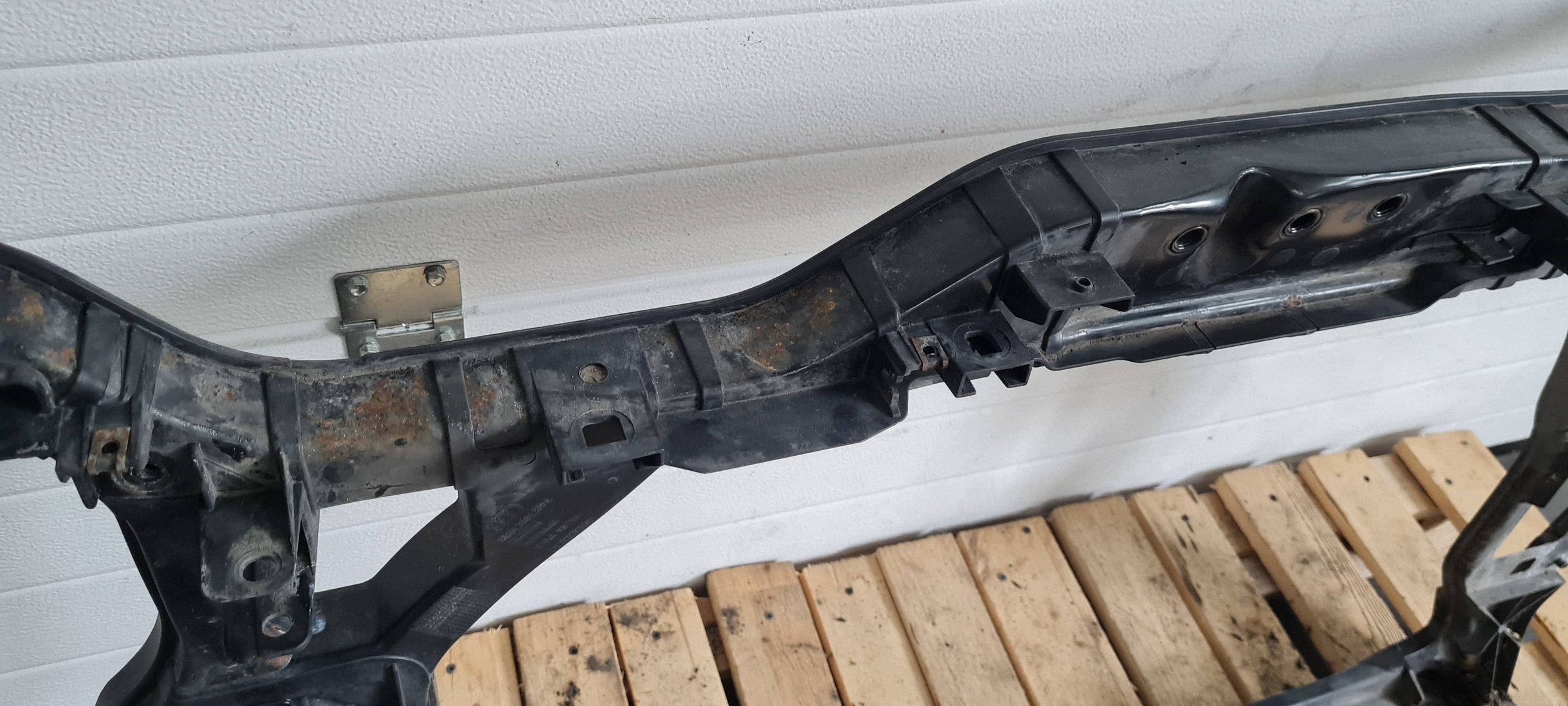 Q5 8R support panel for radiators pillar iron 8R0805594 8R0805594