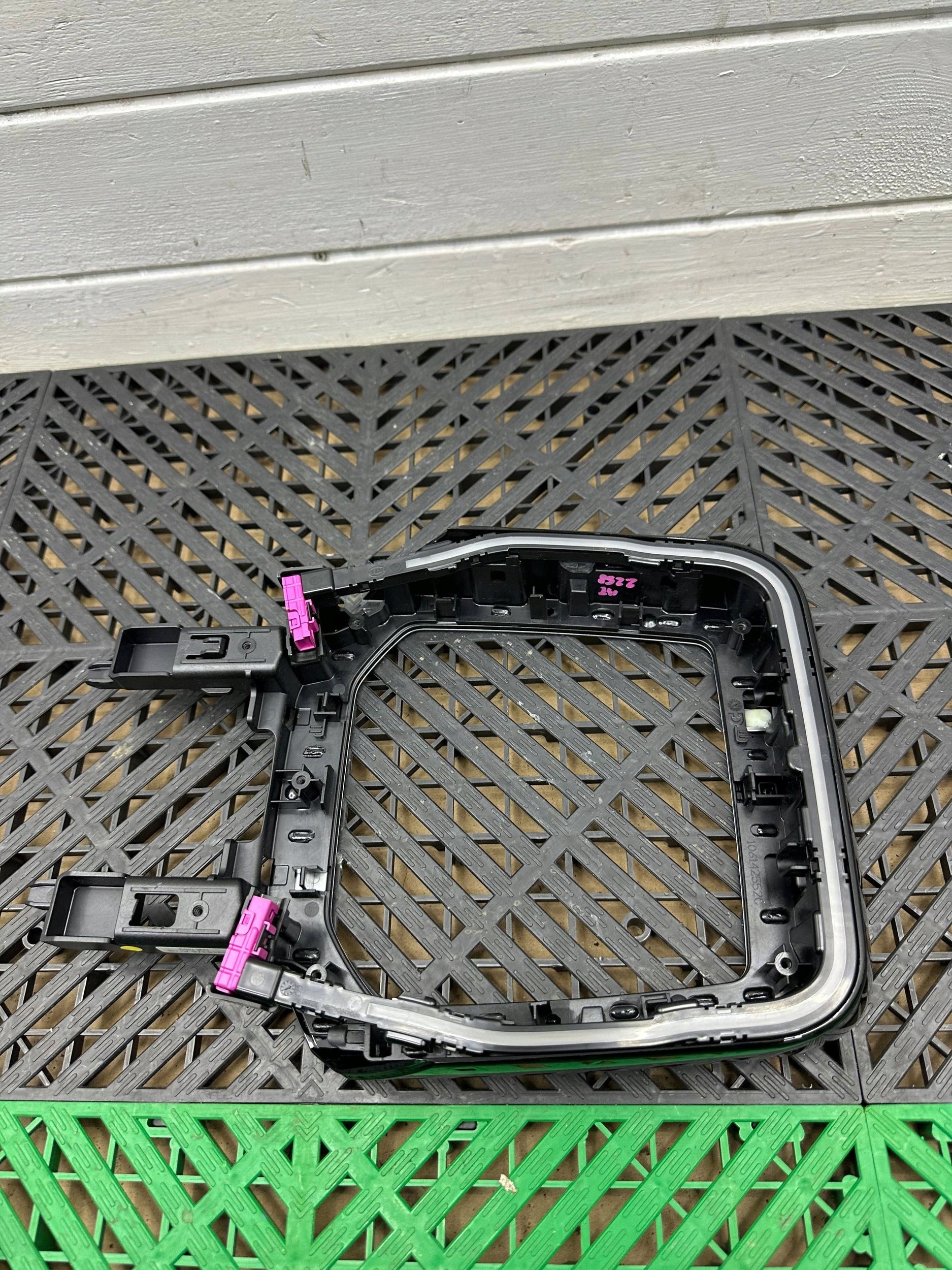 decorative trim front BMW 7 G70 6916378
