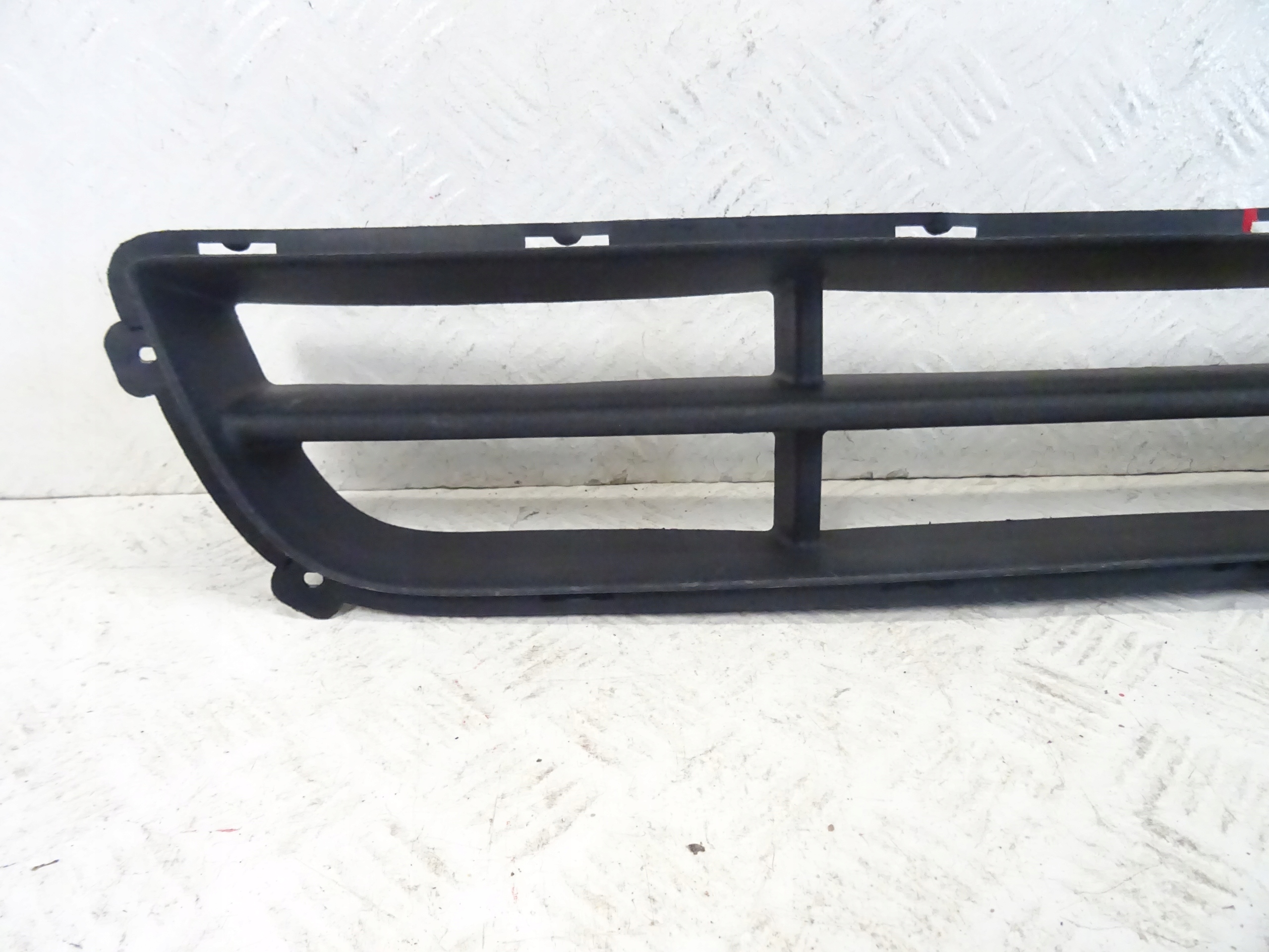 grid of a bumper front front KIA CEED and 86565-1H000