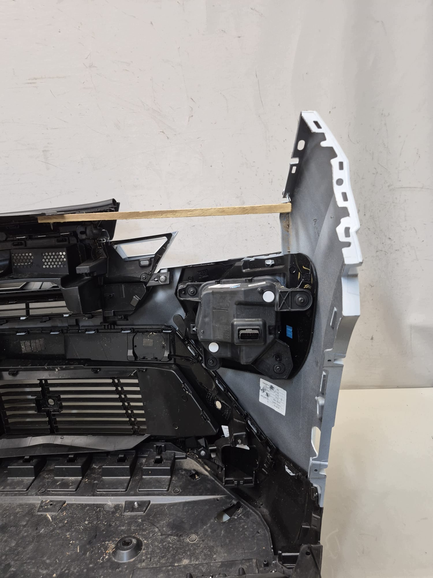 RENAULT BOREAL 25- bumper front front PDC RADAR complete