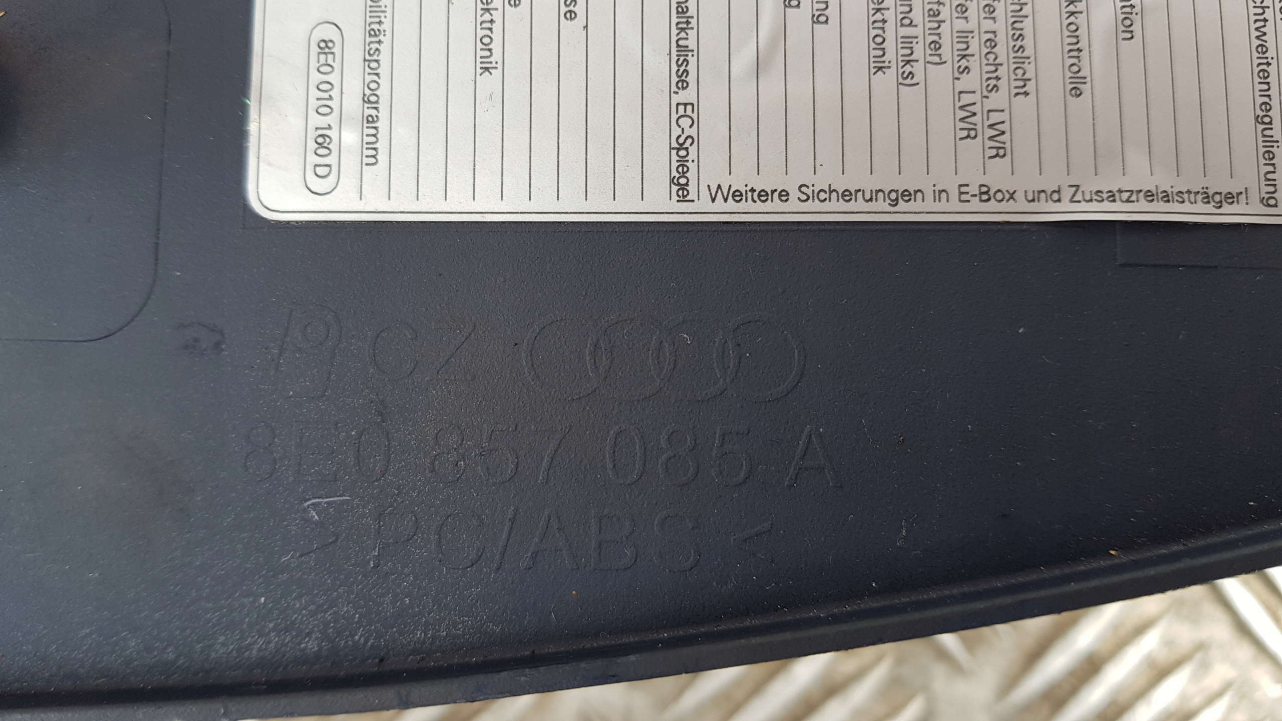 AUDI A4 B6 Verschlußstopfen konsole Armaturenbrett links oder rechts blaue