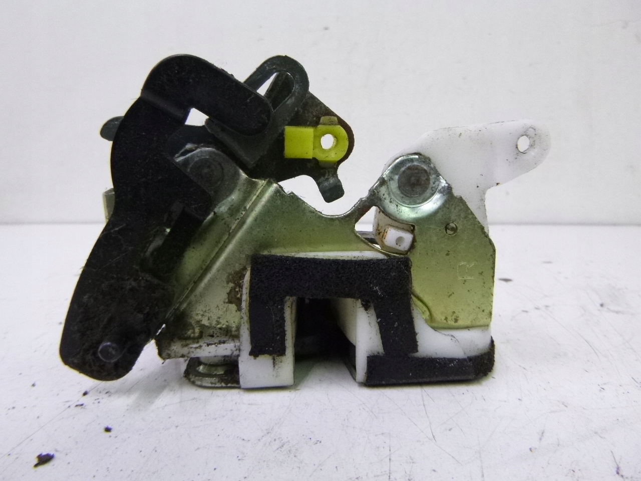 lock door rear part right Kia Joice 1999r.